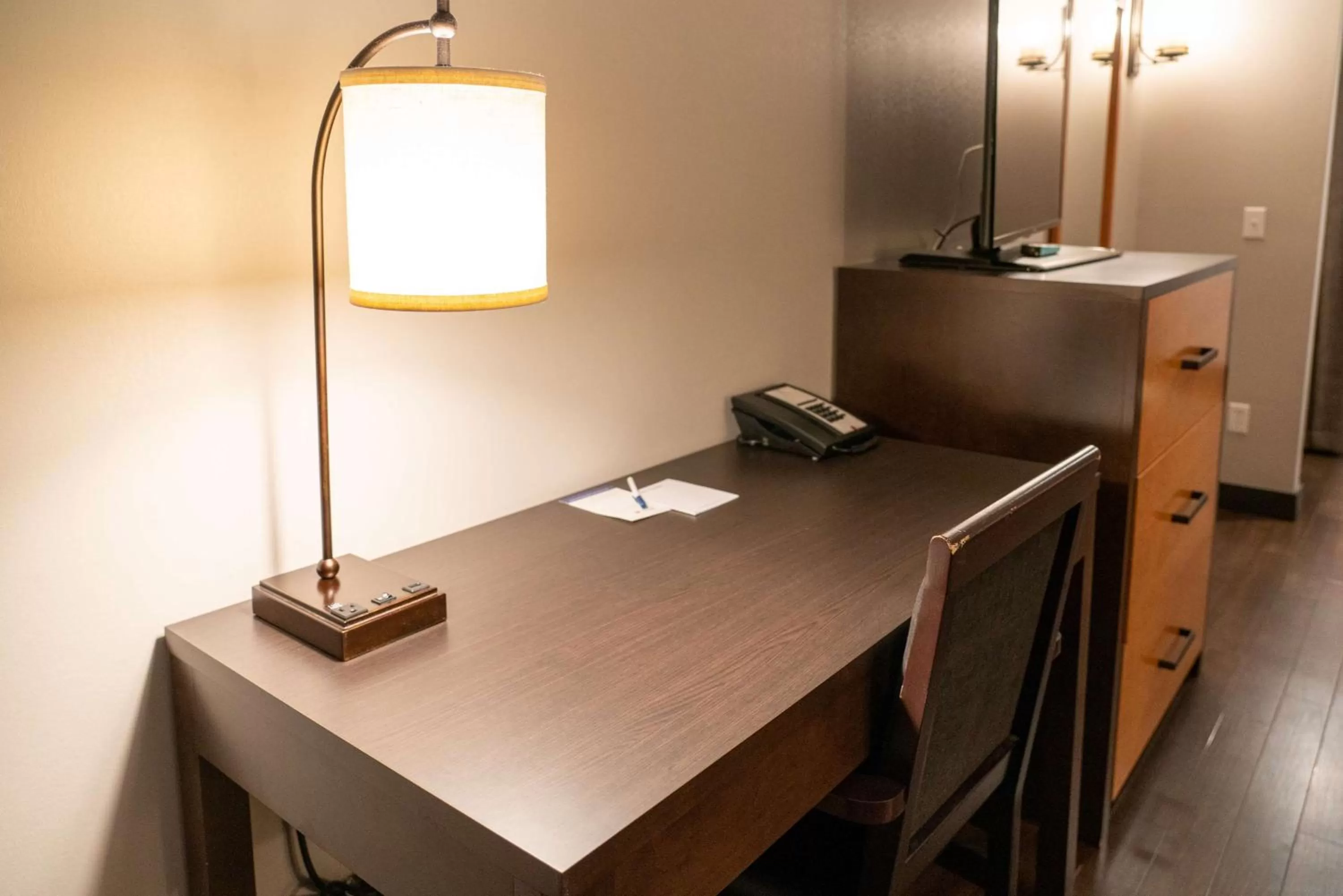 Photo of the whole room in Pocaterra Inn & Waterslide