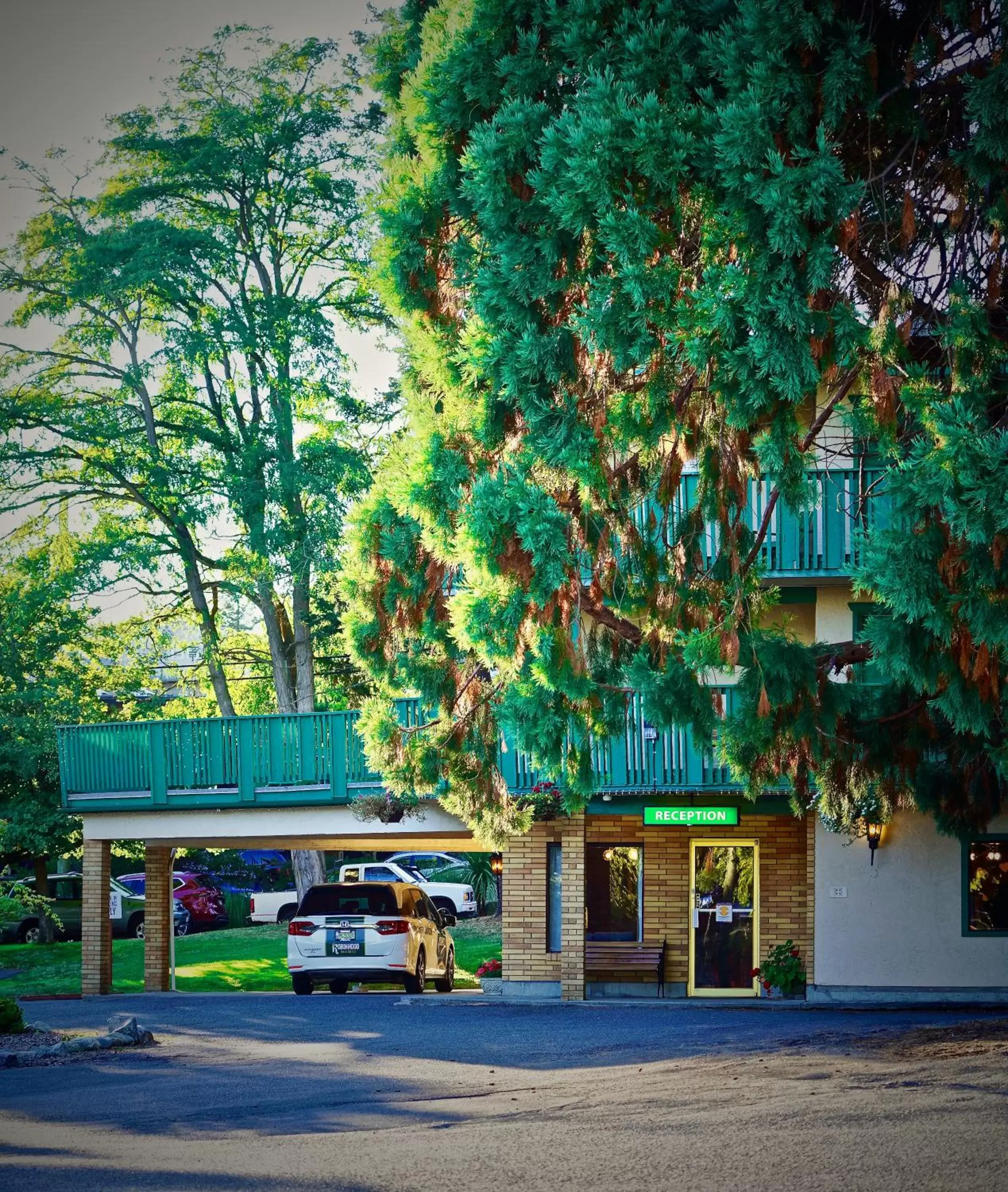 Property building, Swimming Pool in Robin Hood Inn and Suites