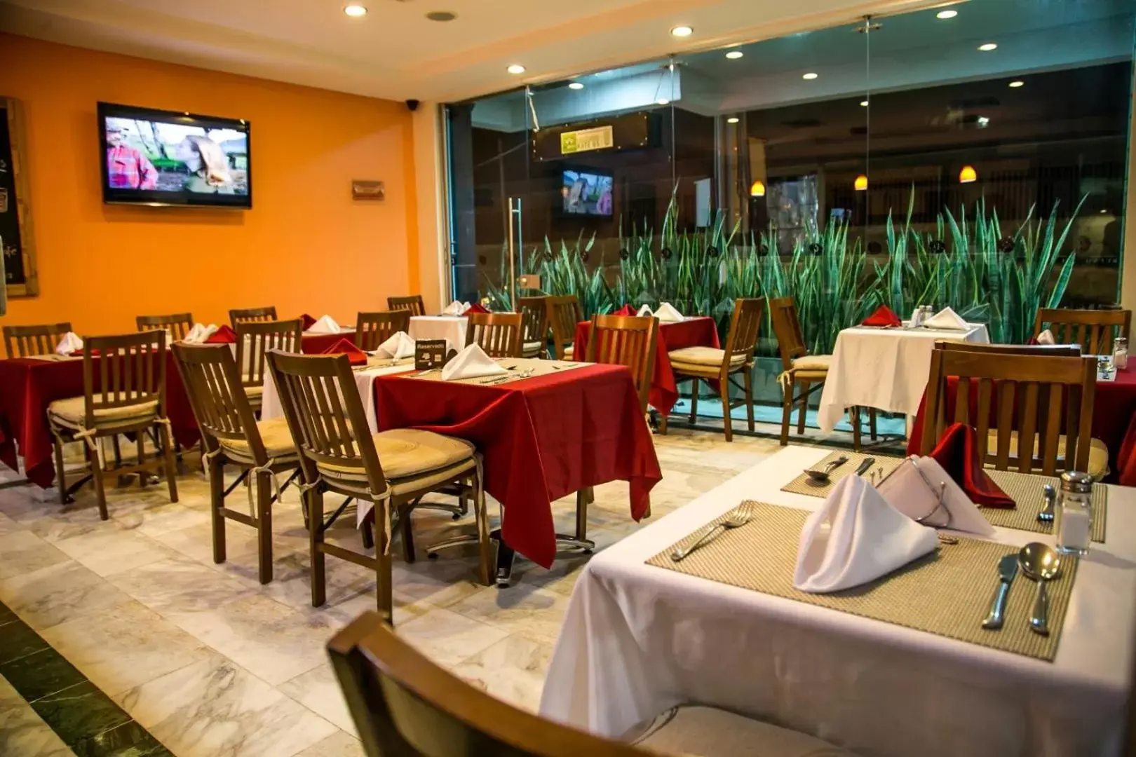 Restaurant/places to eat in Hotel Buenos Aires Restaurant/places to eat in Hotel Buenos Aires