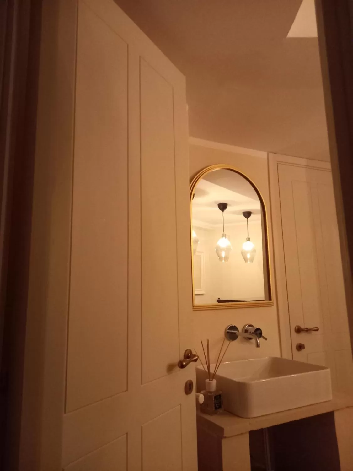 Decorative detail, Bathroom in Le Petit Palais - Naples