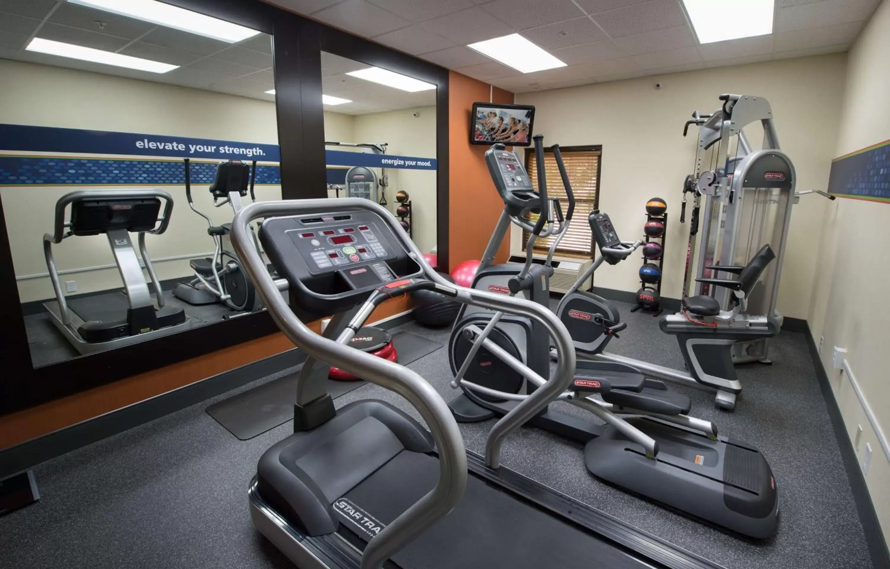 Fitness centre/facilities, Fitness Center/Facilities in Hampton Inn Gainesville