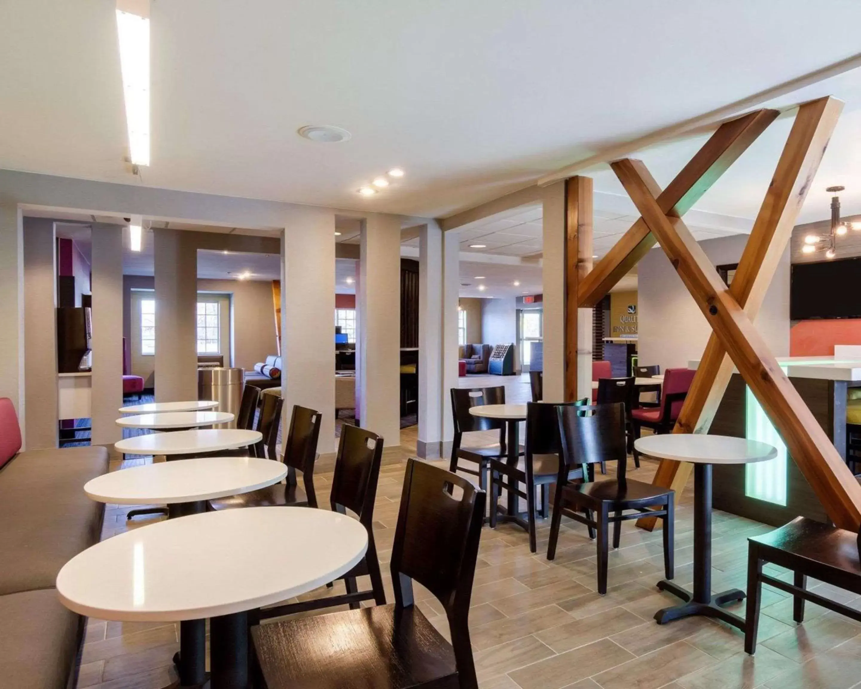Restaurant/Places to Eat in Quality Inn & Suites Ashland near Kings Dominion