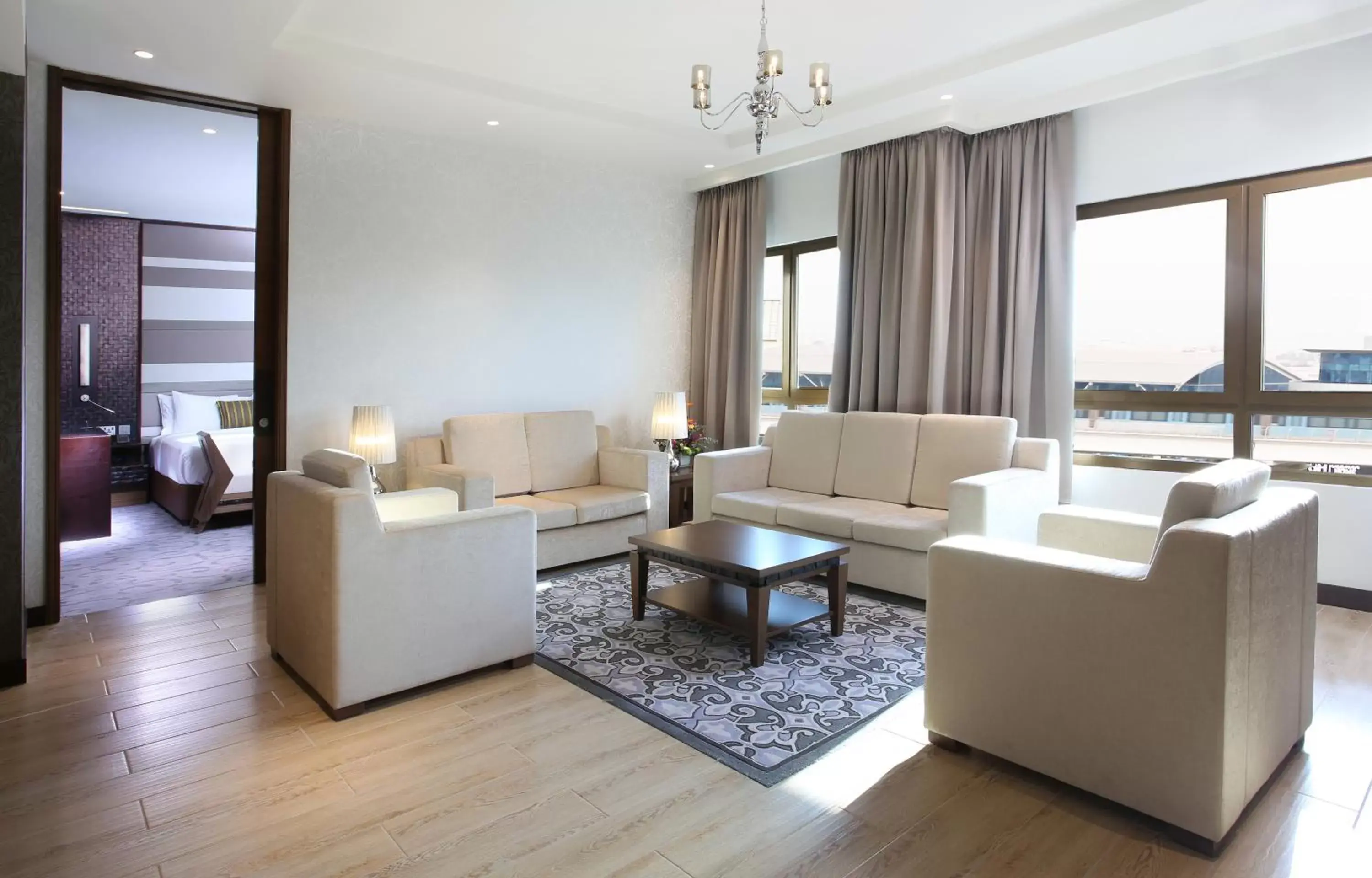 Living room, Seating Area in Metropolitan Hotel Dubai
