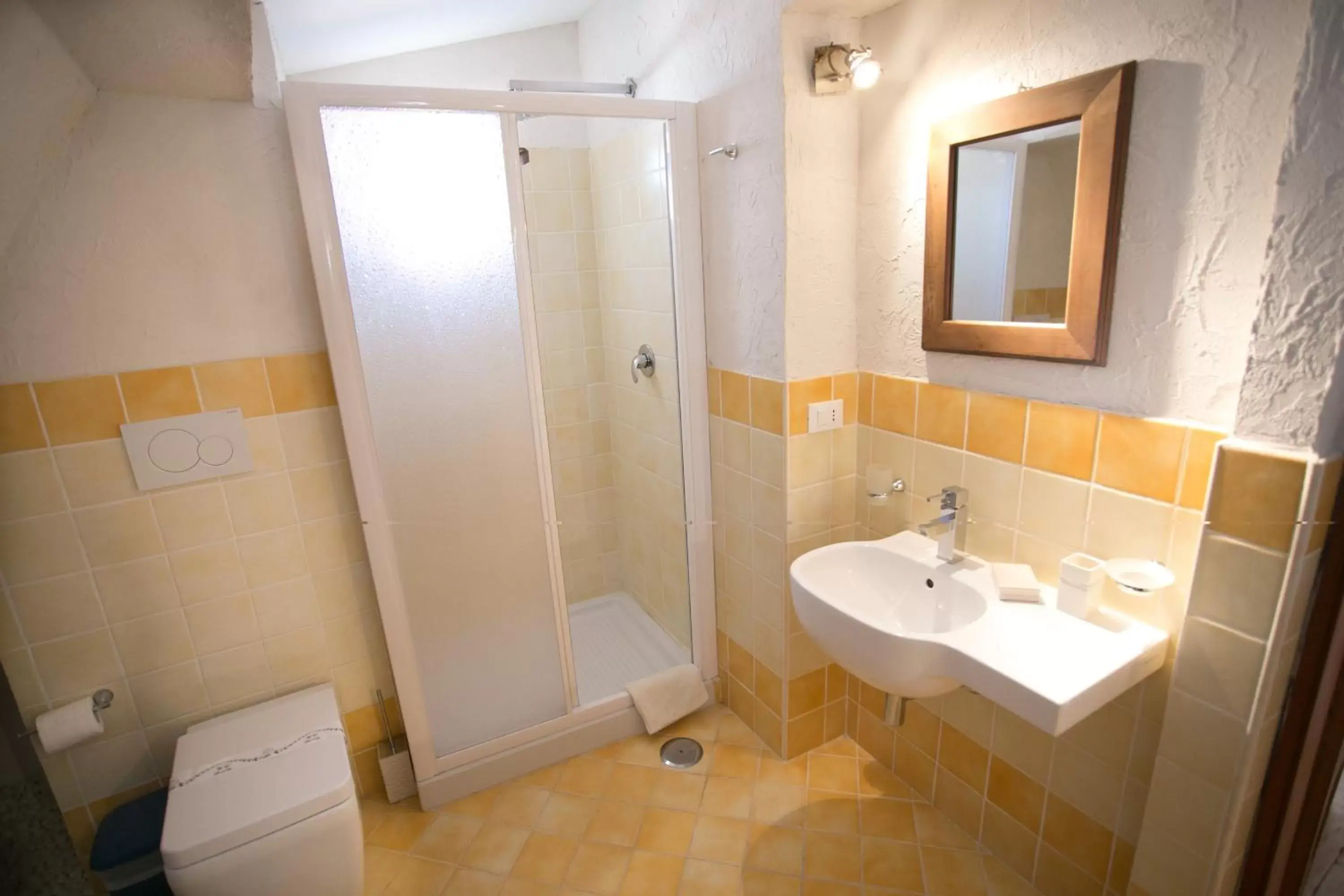 Shower, Bathroom in Hotel Villa Antica Tropea