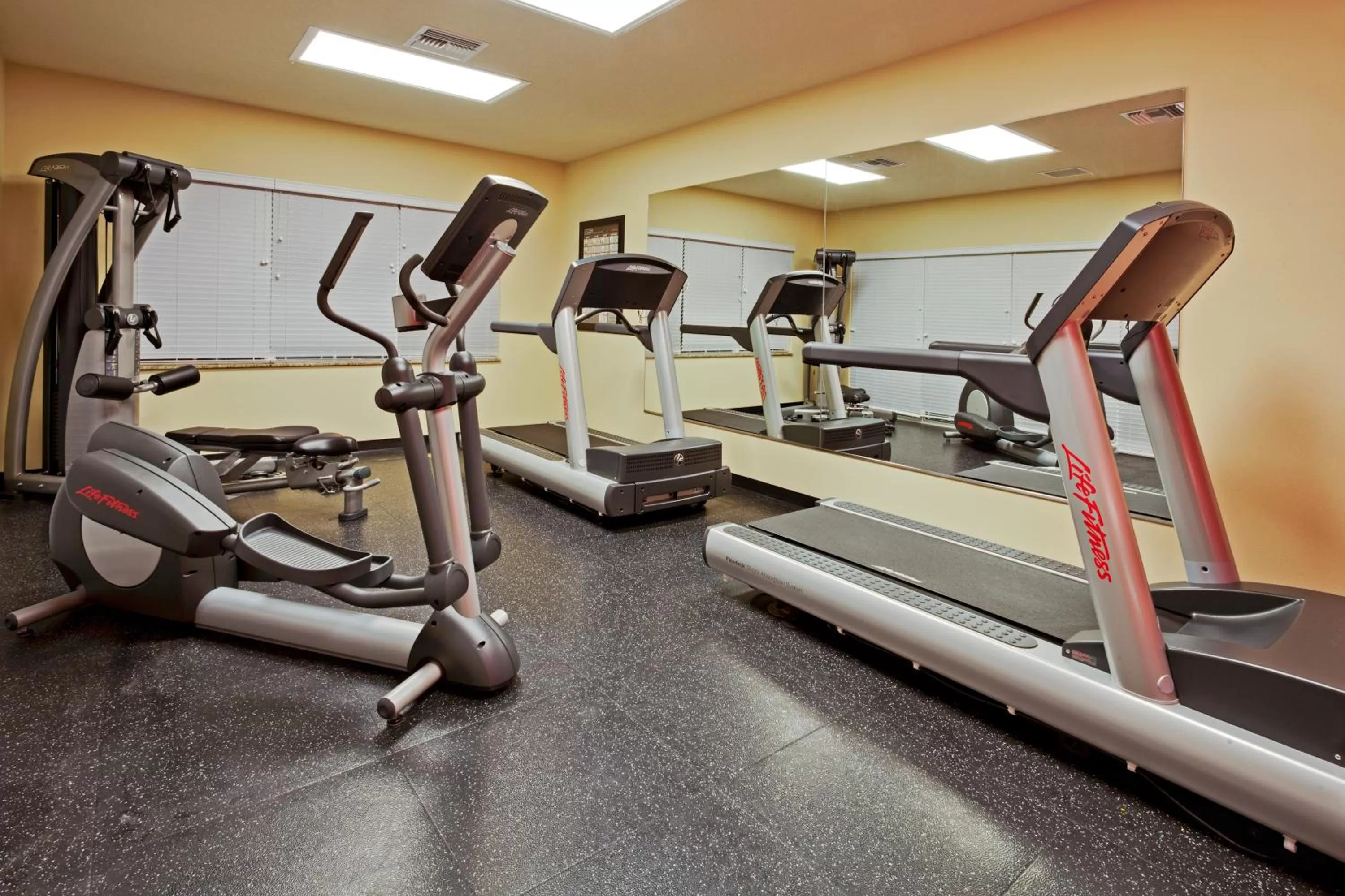 Fitness centre/facilities in Country Inn & Suites by Radisson, Port Orange-Daytona, FL