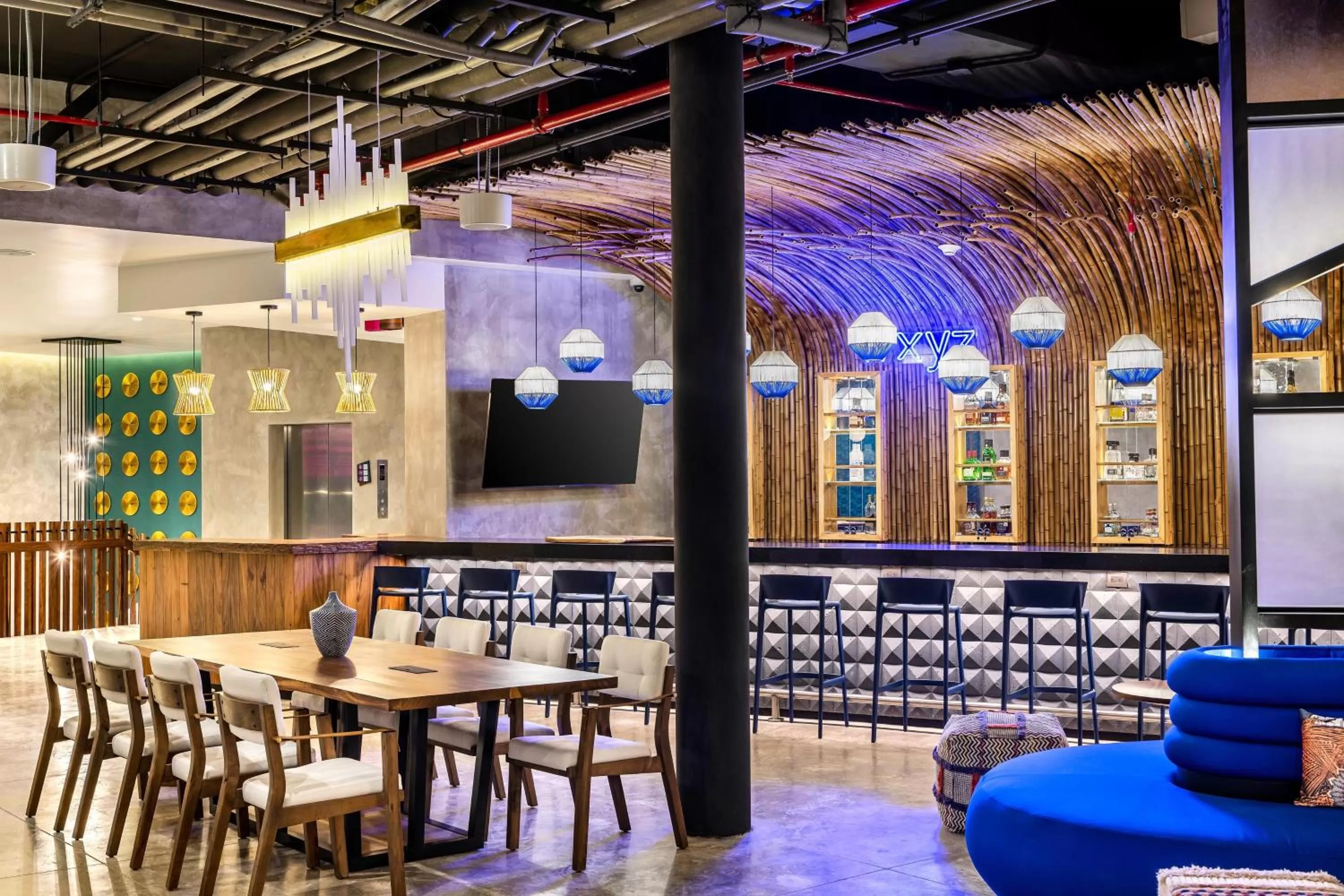 Lounge or bar in Aloft Tulum