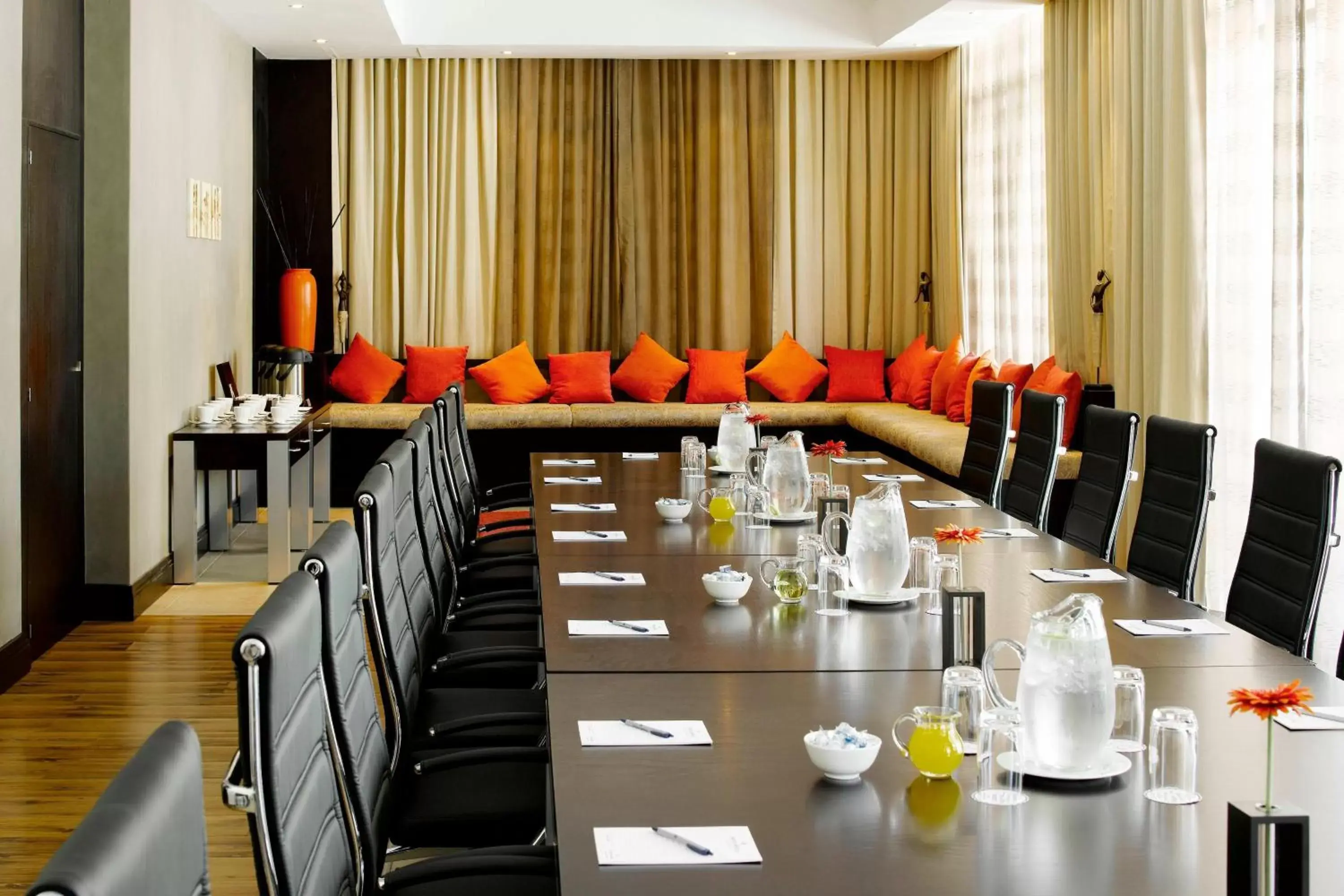 Meeting/conference room in Protea Hotel by Marriott Cape Town North Wharf