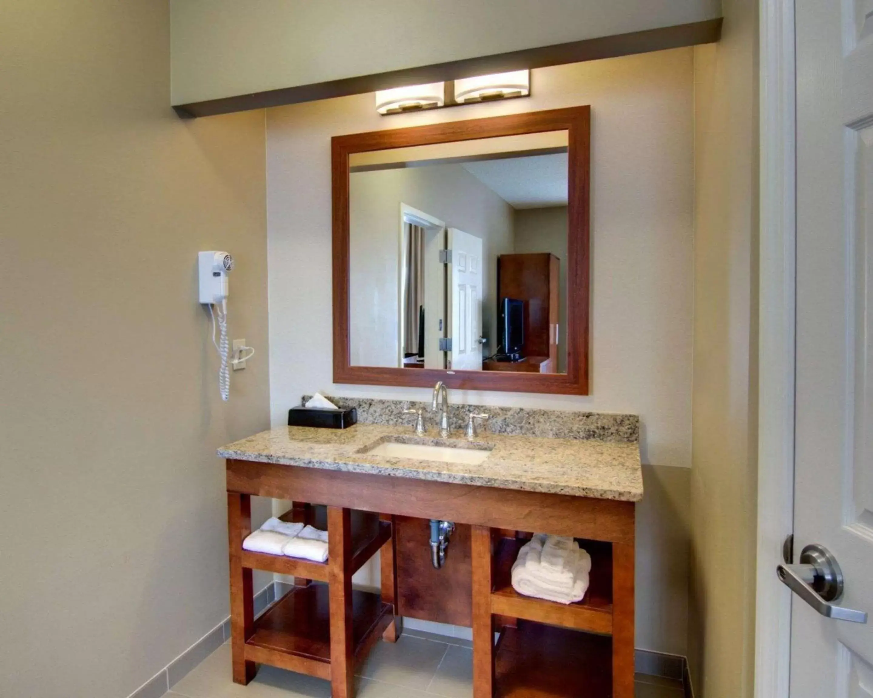 Bathroom in Comfort Inn West Monroe near Sports & Events Center Bathroom in Comfort Inn West Monroe near Sports & Events Center