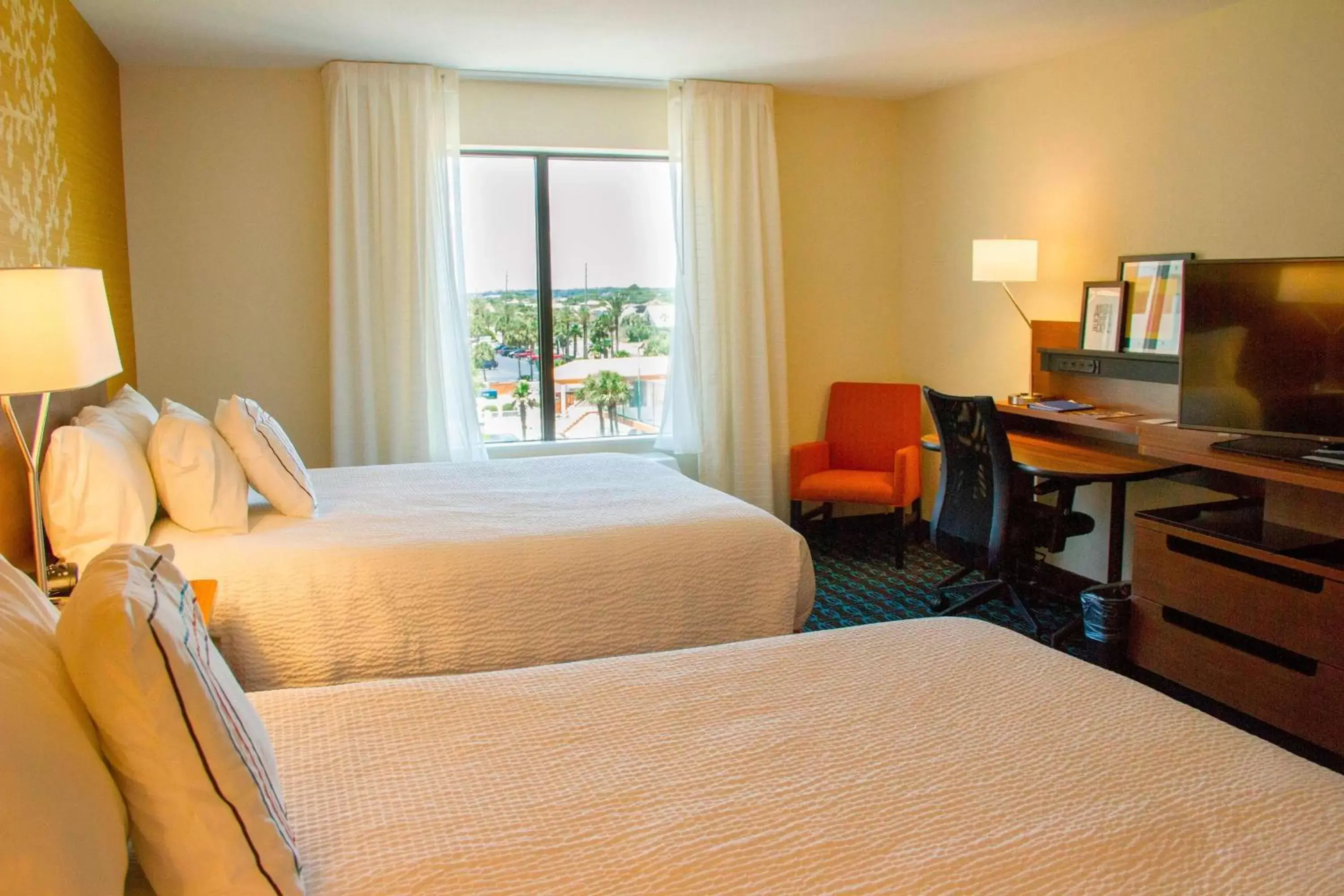 Photo of the whole room, Bed in Fairfield Inn & Suites by Marriott Fort Walton Beach-West Destin