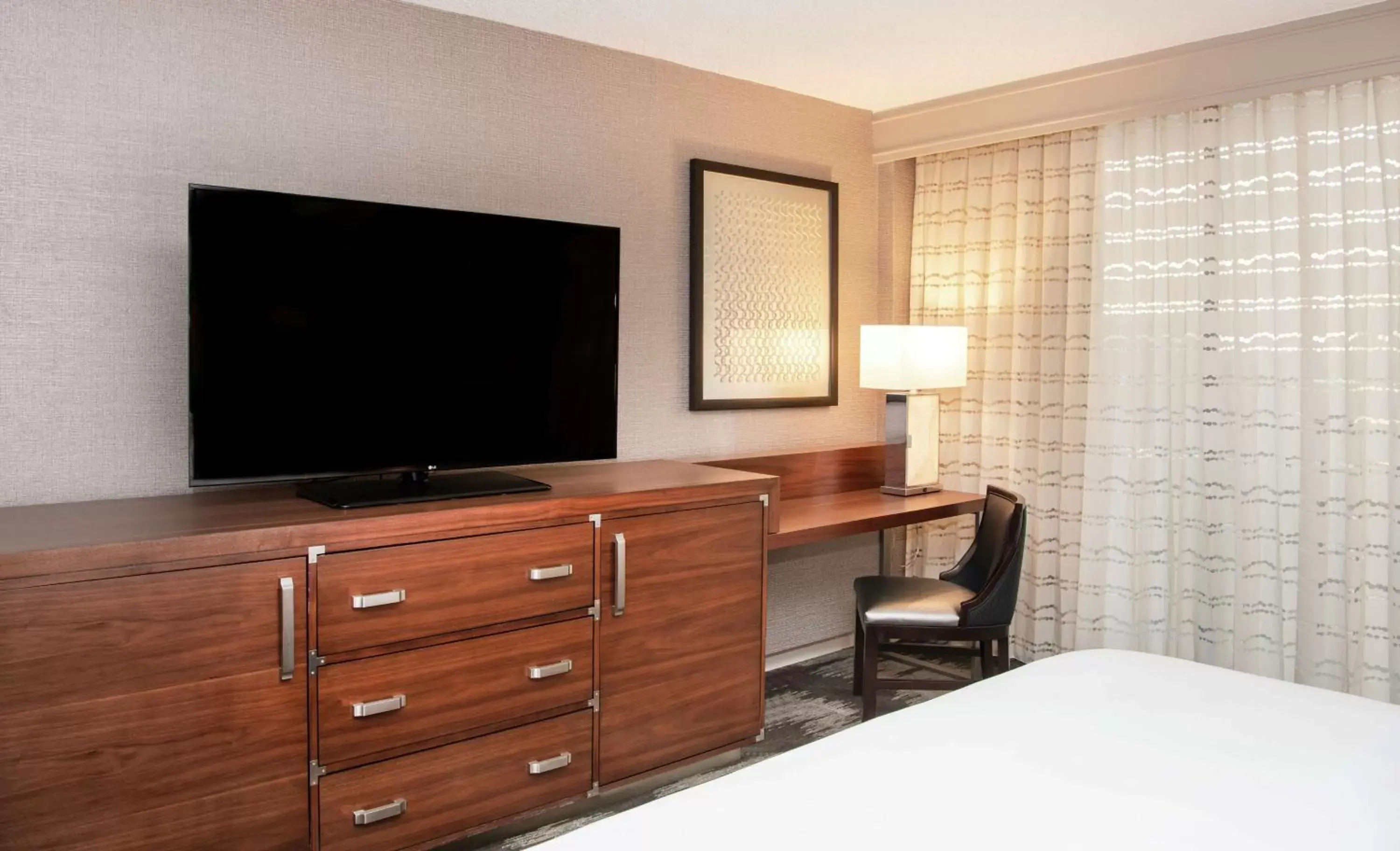 Bedroom, TV/Entertainment Center in Hilton Tampa Airport Westshore