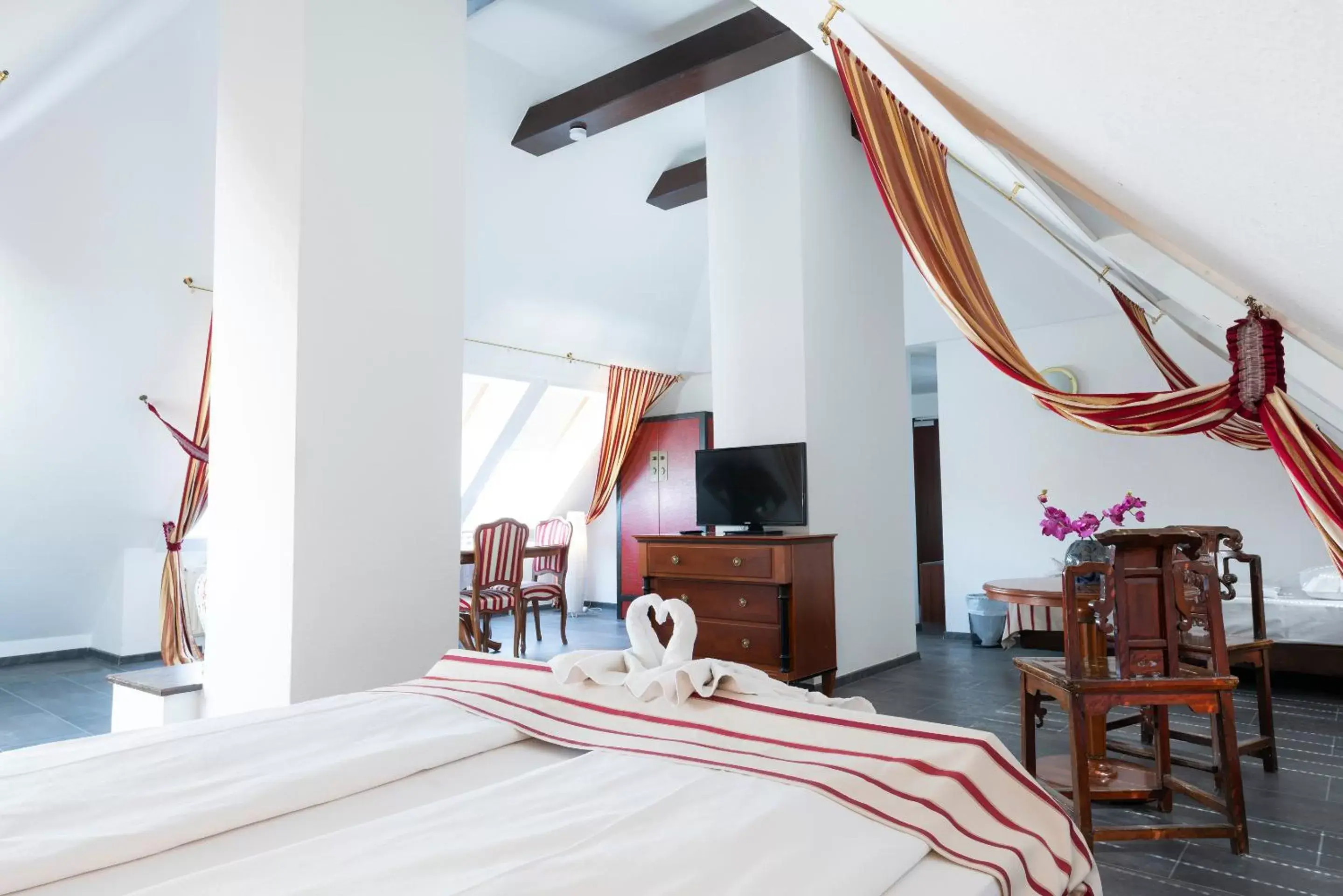 Suite (7 Adults) in Hotel Astoria am Urachplatz Suite (7 Adults) in Hotel Astoria am Urachplatz