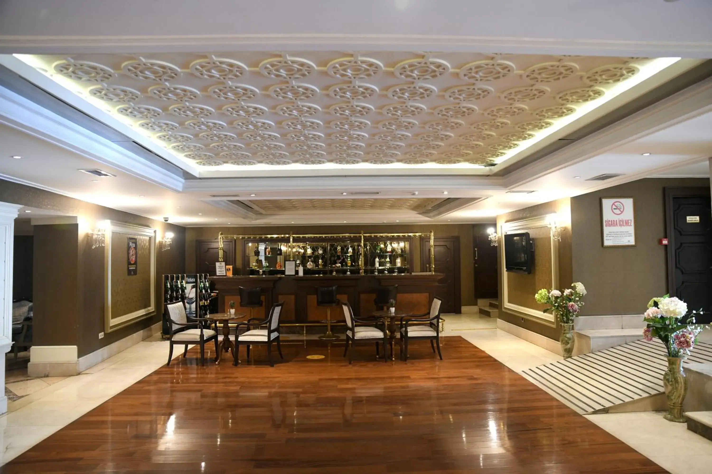 Lobby or reception, Restaurant/Places to Eat in Grand Hotel Halic