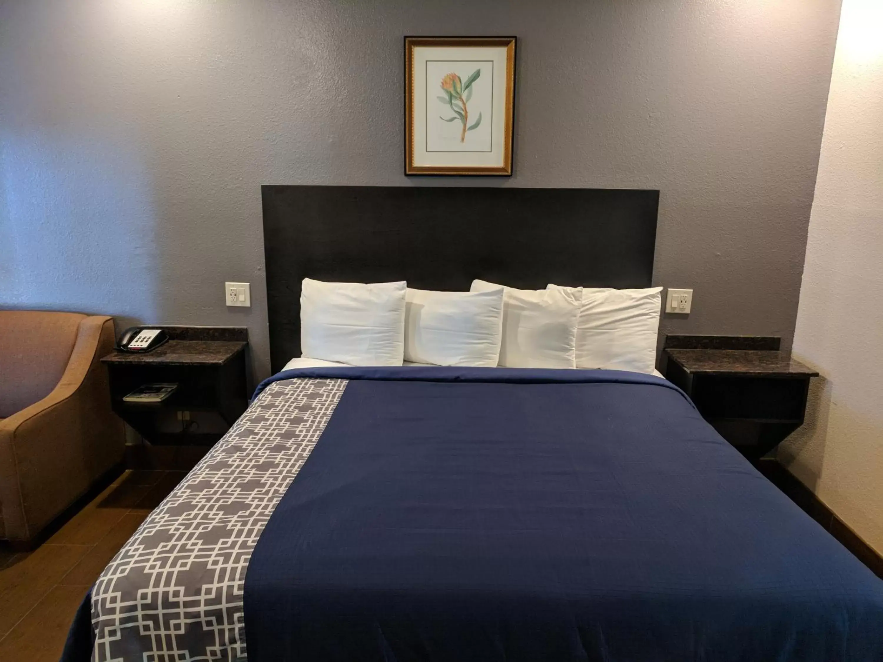 Bedroom, Bed in Americas Best Value Inn - Brownsville