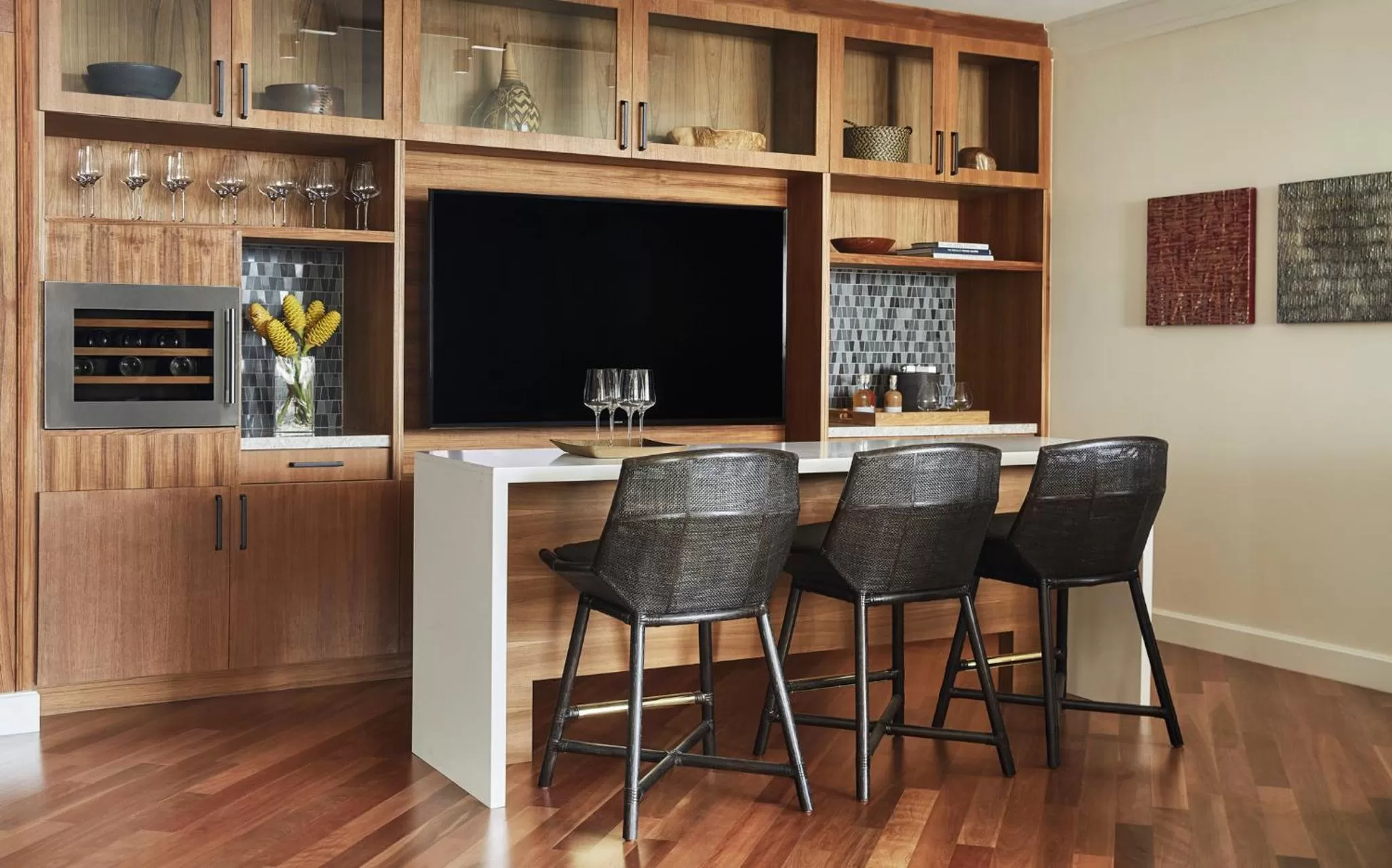 TV and multimedia in Four Seasons Resort Oahu at Ko Olina