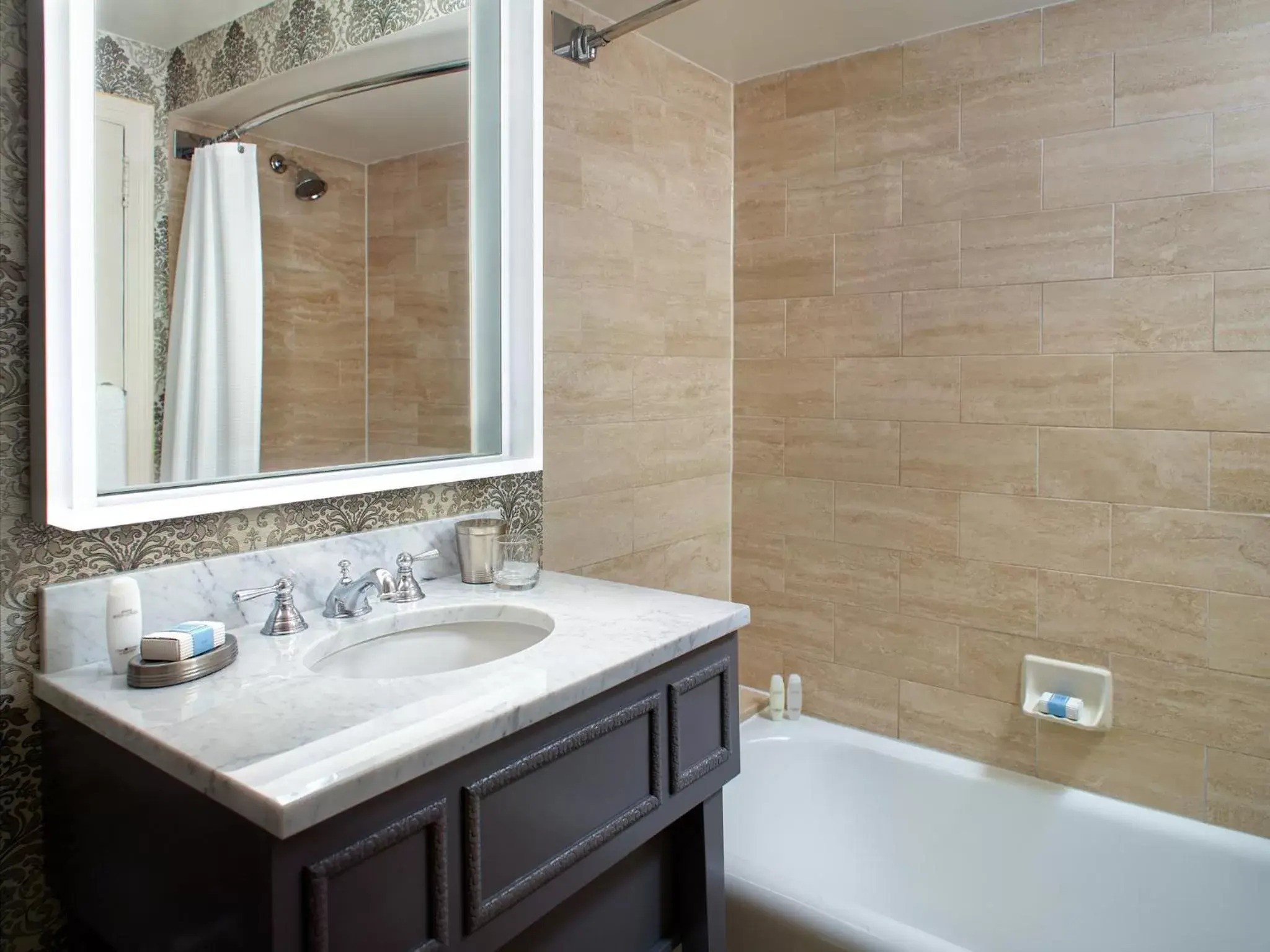 Premier Classic Suite - single occupancy - 2 Queen Beds in Omni Shoreham Hotel Premier Classic Suite - single occupancy - 2 Queen Beds in Omni Shoreham Hotel