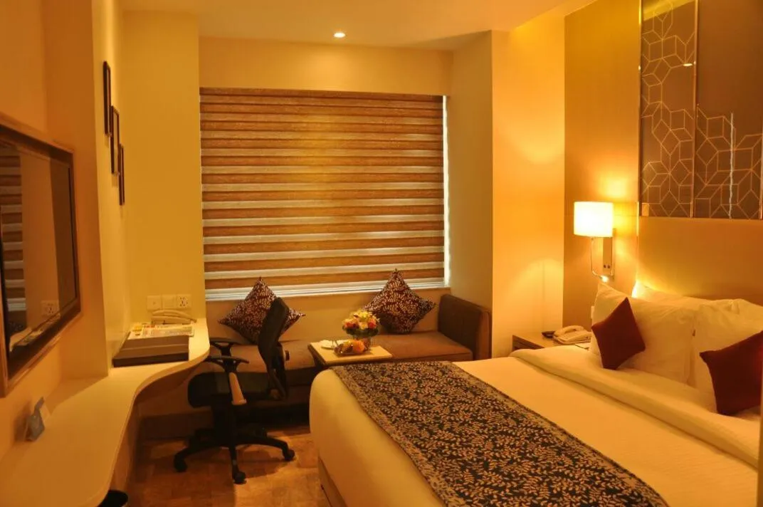 Photo of the whole room, Bed in Days Hotel Jaipur Tonk Road By Wyndham