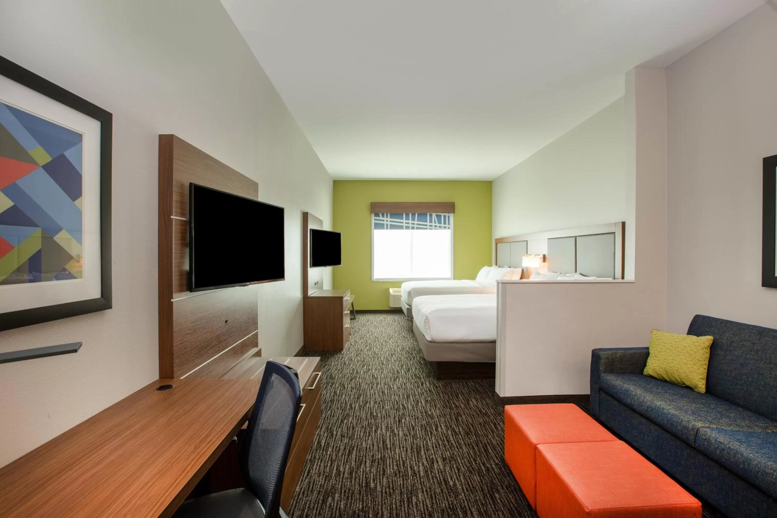 Photo of the whole room, Bed in Holiday Inn Express Hotel & Suites Columbus by IHG