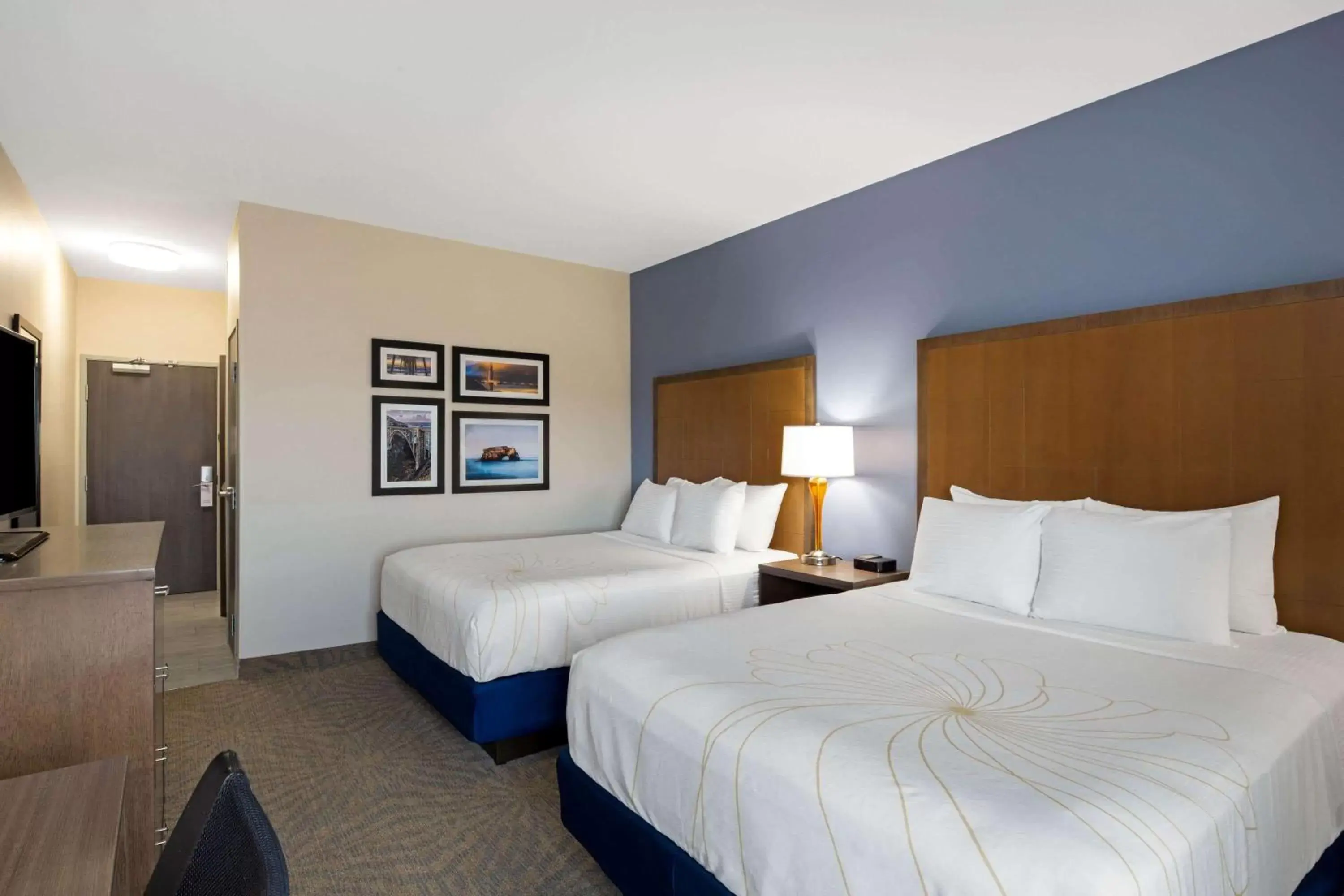 Queen Room with Two Queen Beds and Mobility/Hearing Access - Non-Smoking in La Quinta by Wyndham Morgan Hill-San Jose South