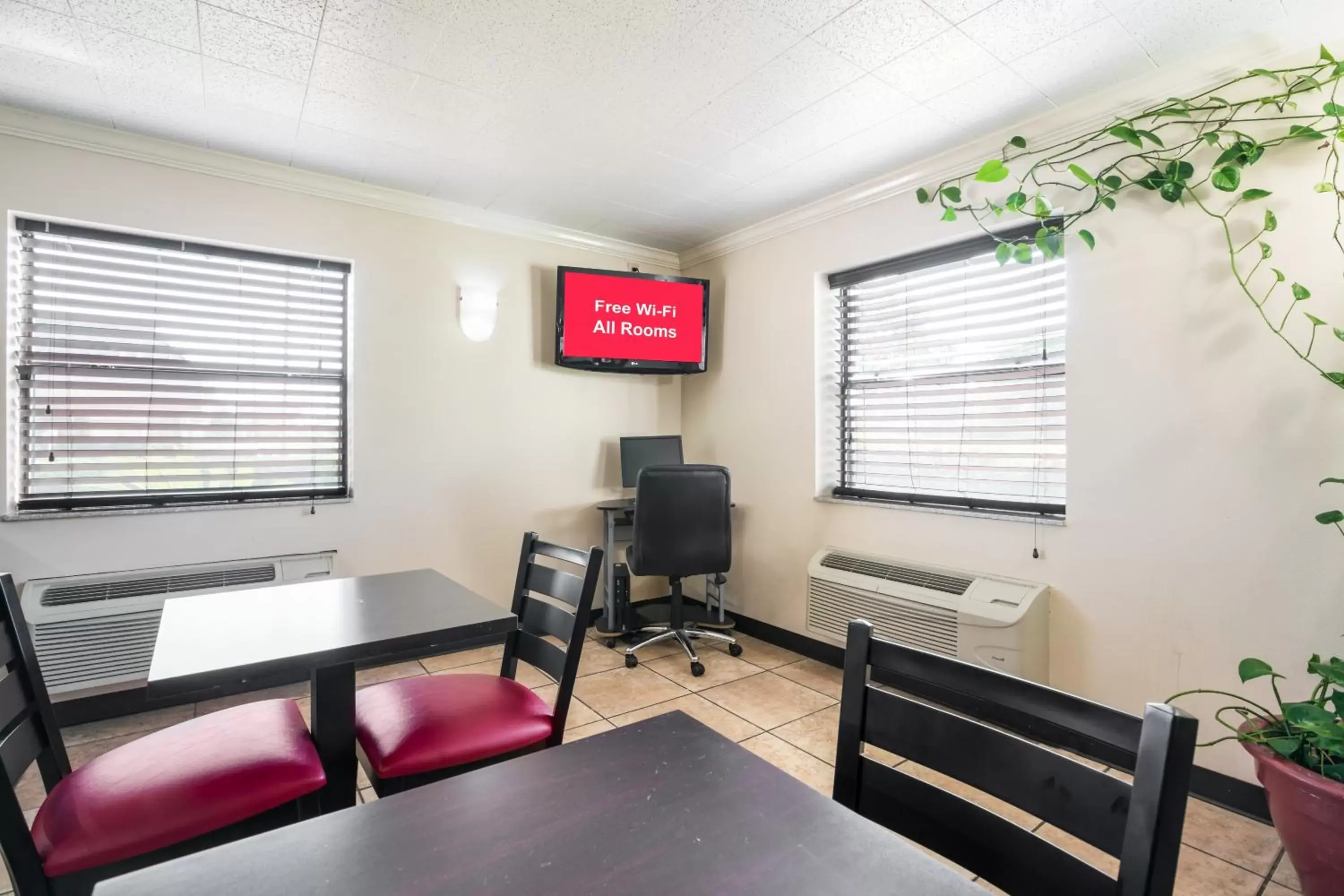 Business facilities, Seating Area in Red Roof Inn Dallas/Richardson