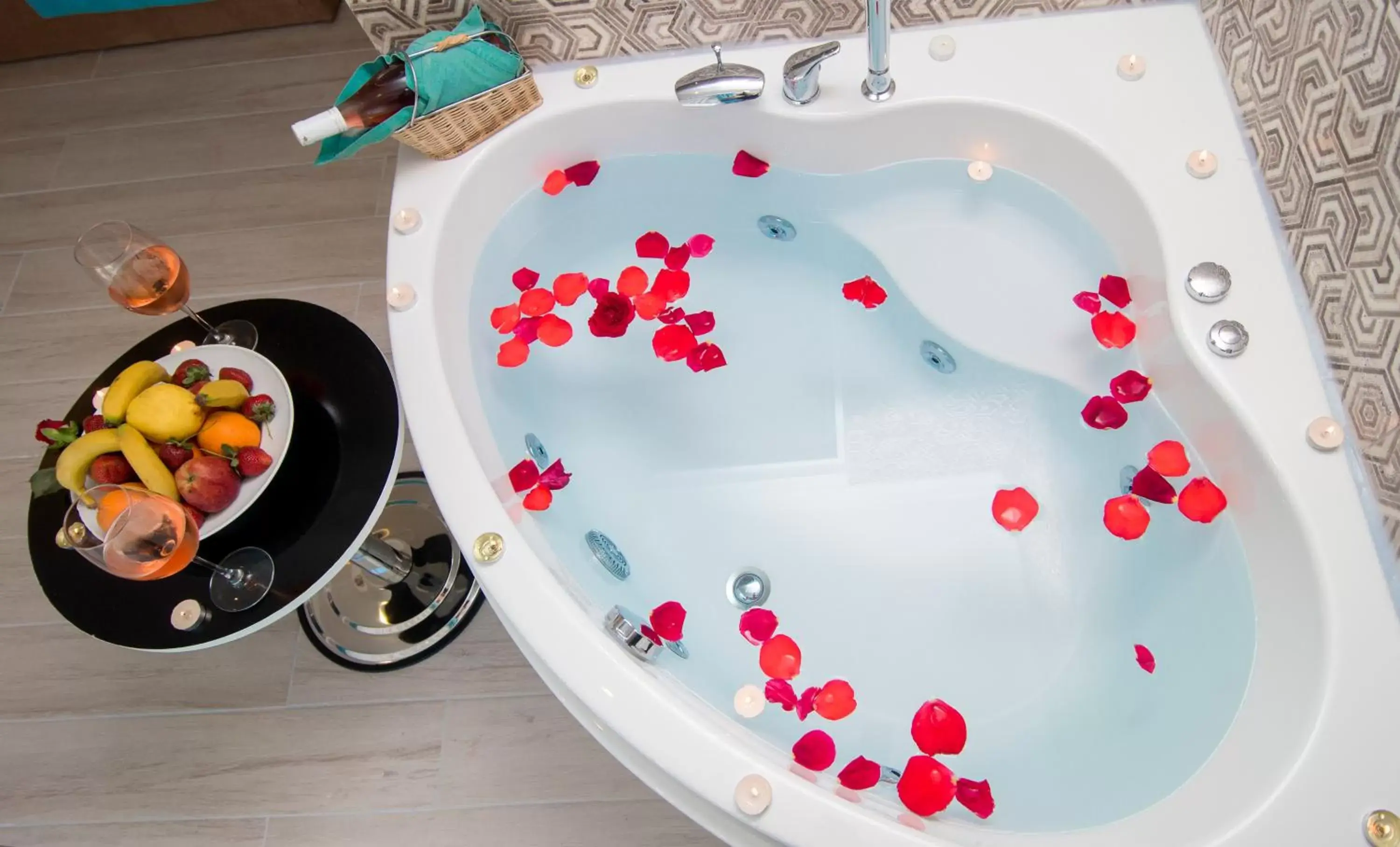 Hot Tub, Bathroom in Ocean Blue High Class Hotel & SPA