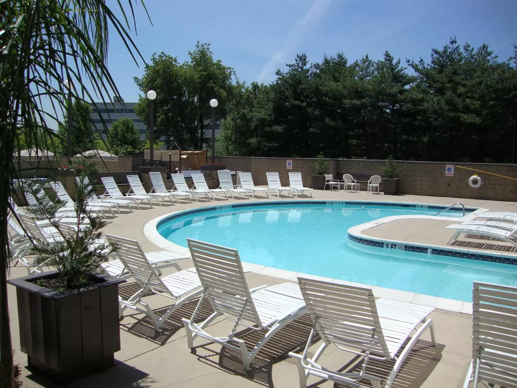 Swimming Pool in Radisson Hotel Philadelphia Northeast