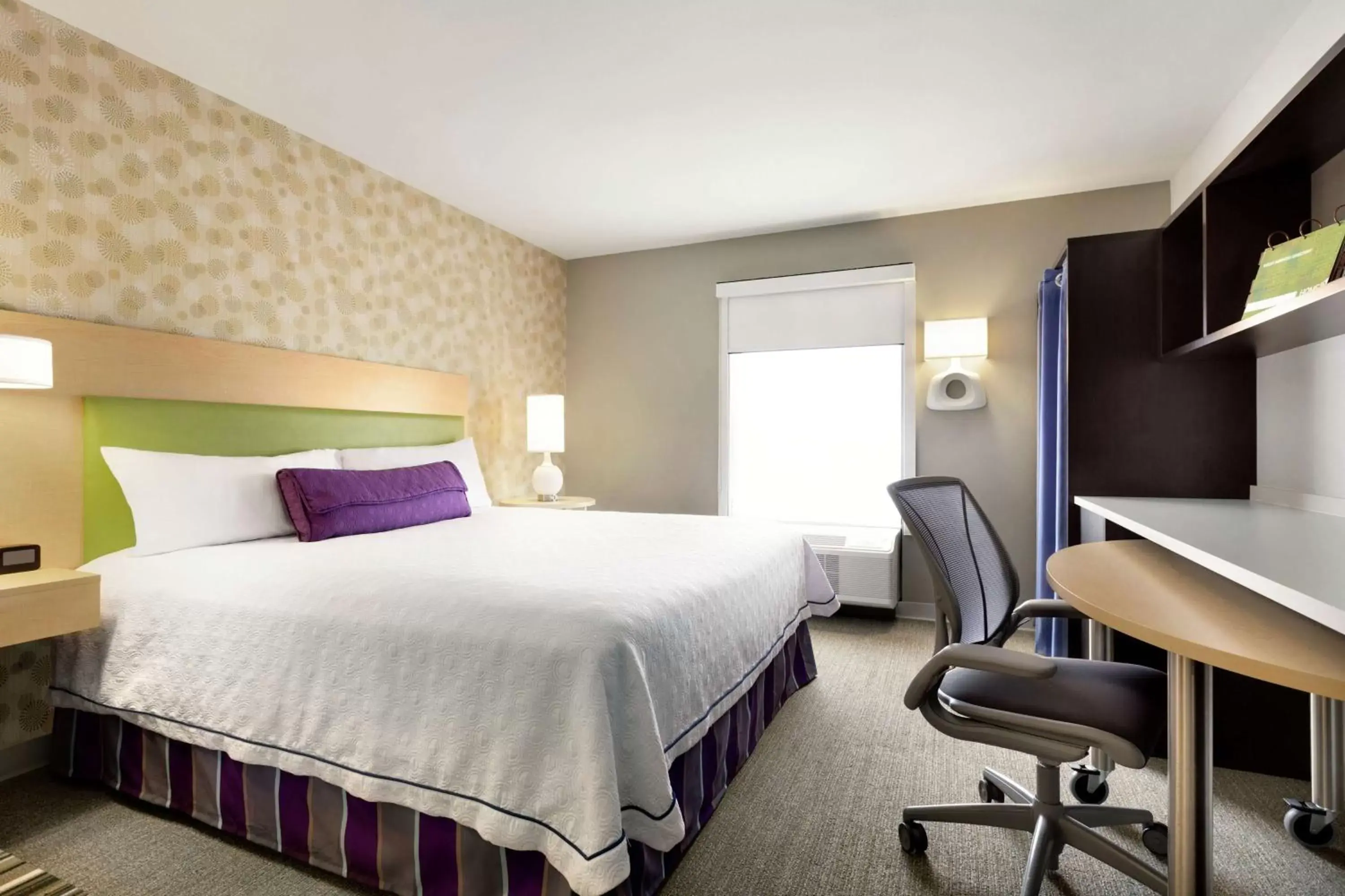 Bedroom, Bed in Home2 Suites By Hilton Macon I-75 North