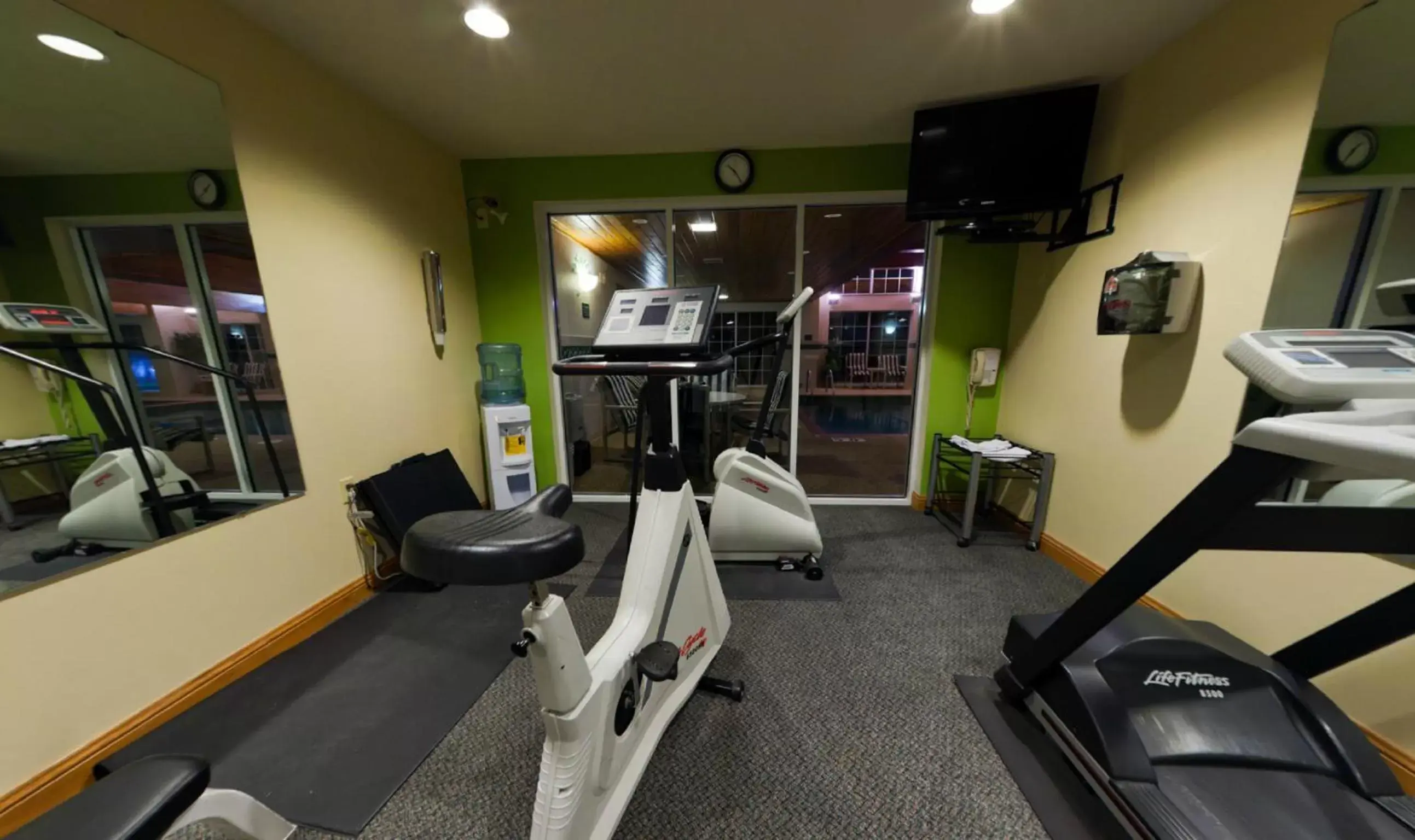 Fitness centre/facilities, Fitness Center/Facilities in Port Wisconsin Inn and Suites