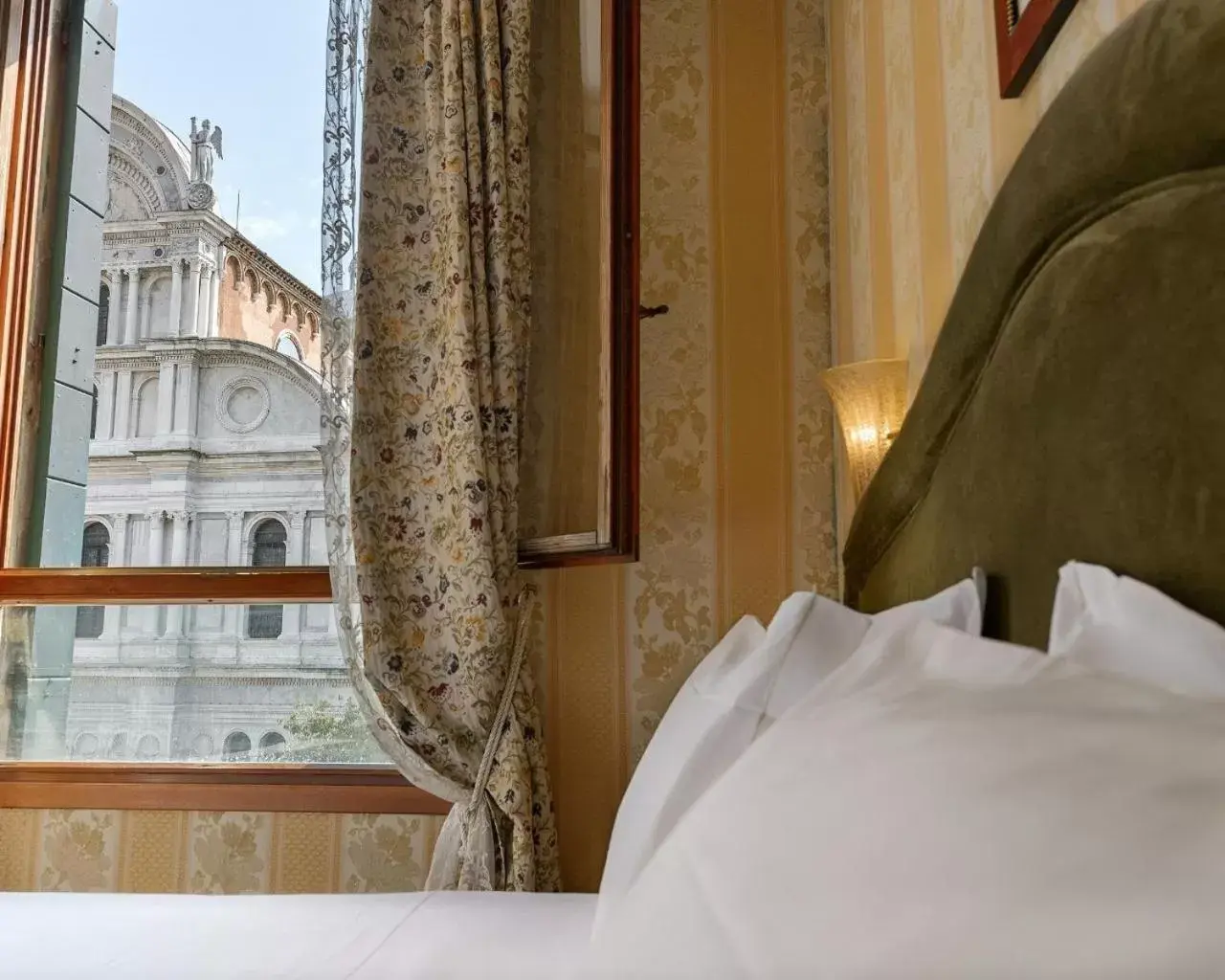 Bathroom, Bed in Hotel San Zaccaria