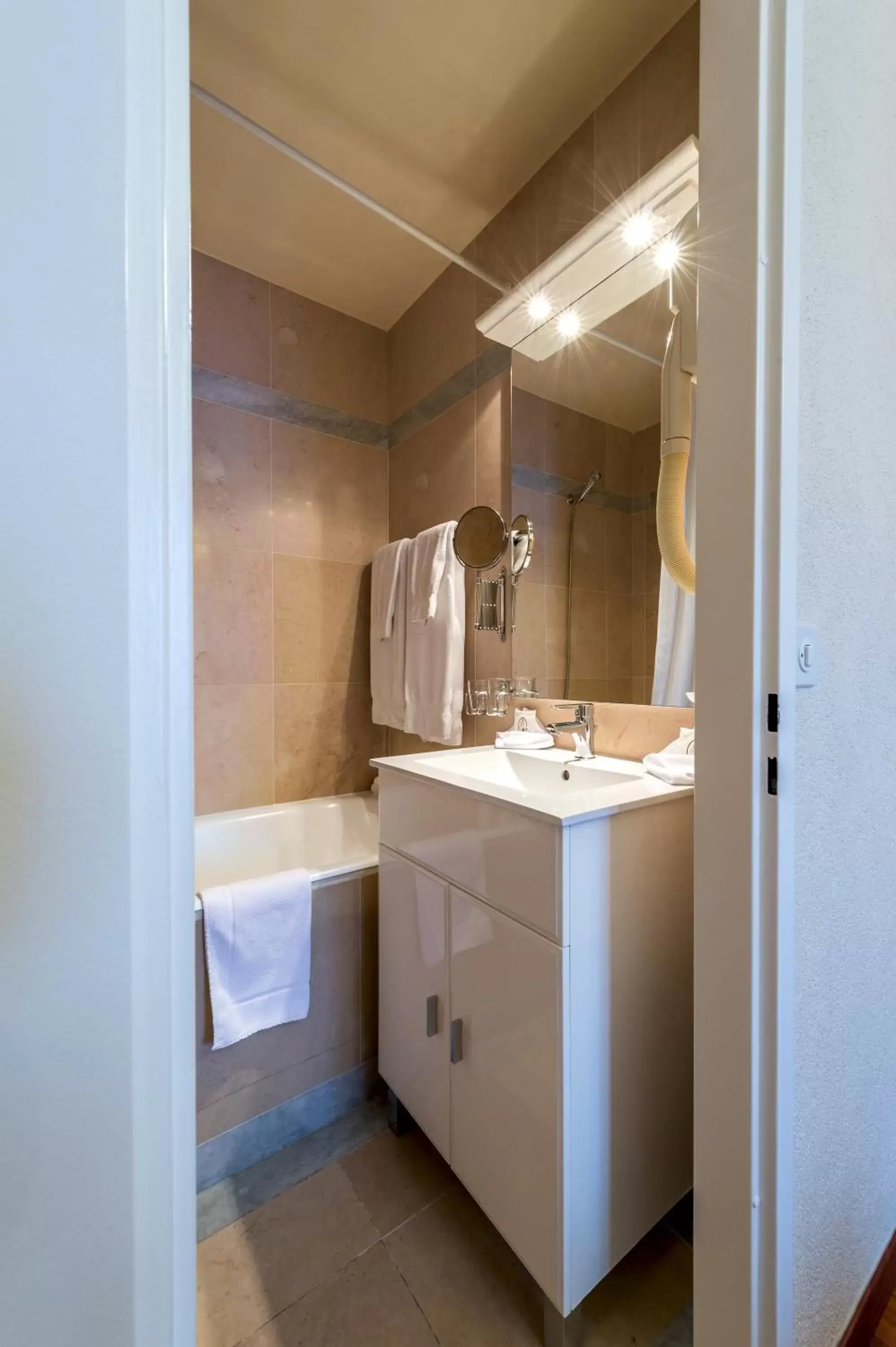 Bathroom in Hotel Diplomate