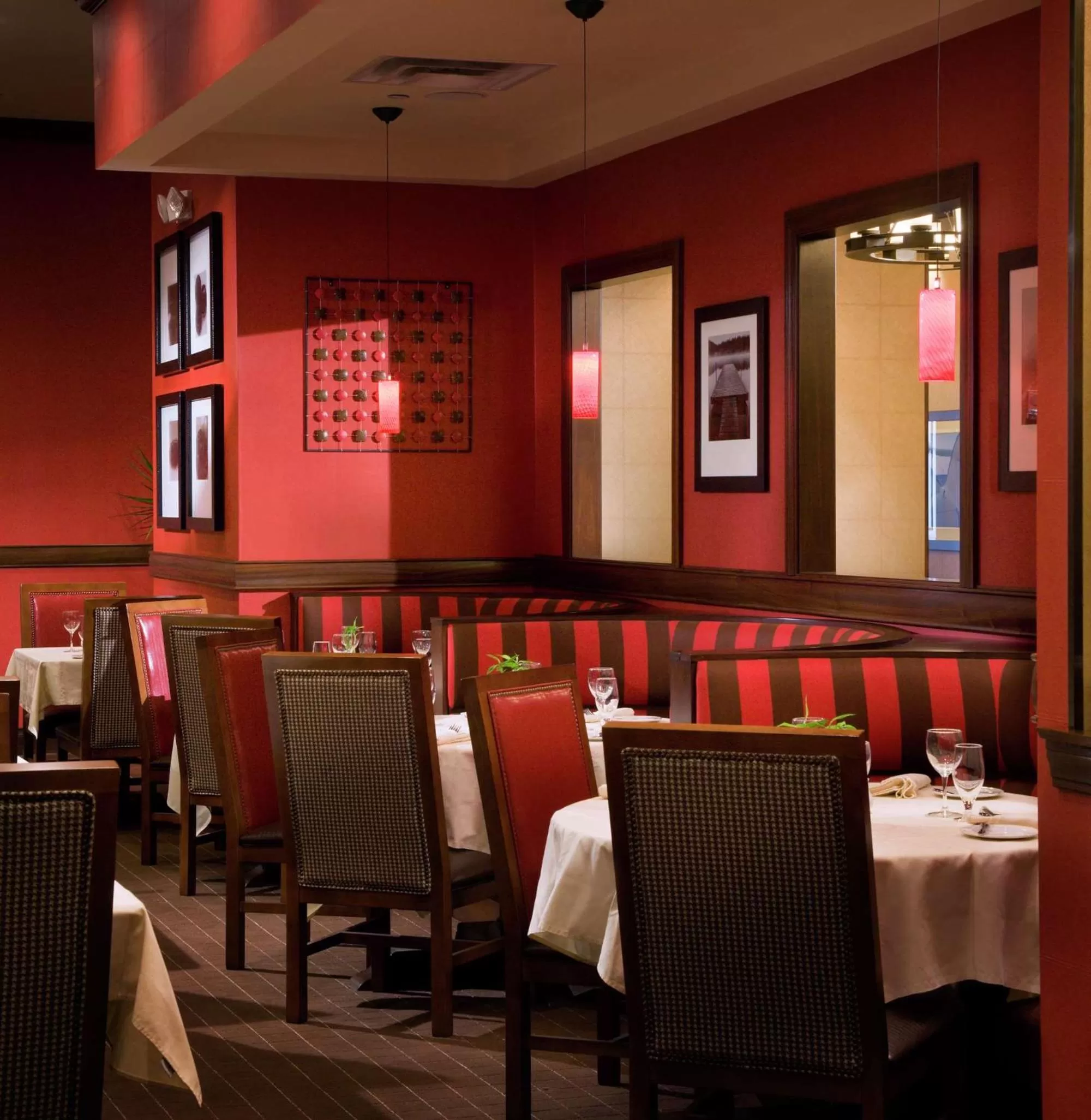 Restaurant/places to eat in DoubleTree by Hilton Cincinnati Airport