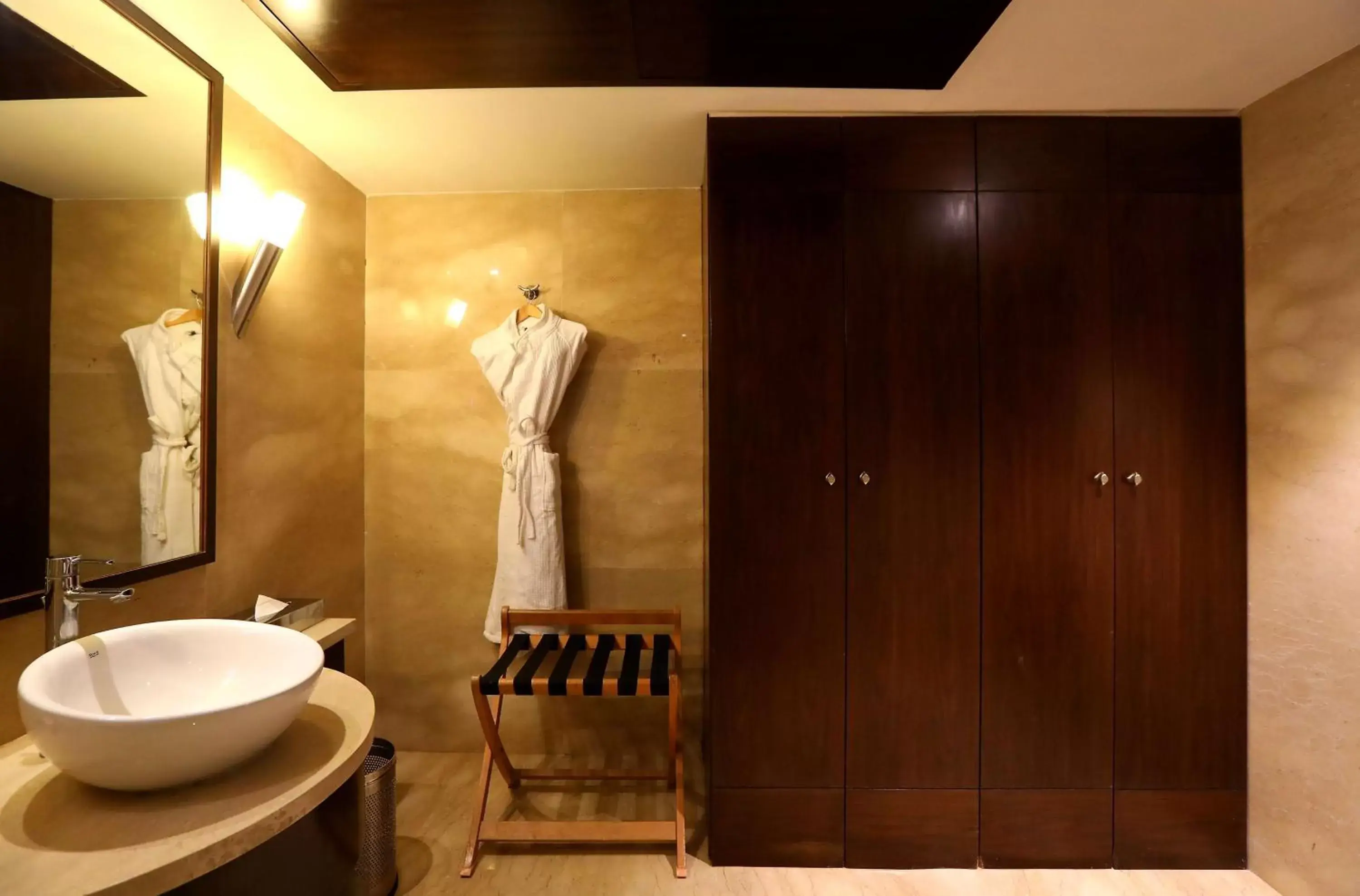 Bathroom in Radisson Blu Hotel Chennai City Centre