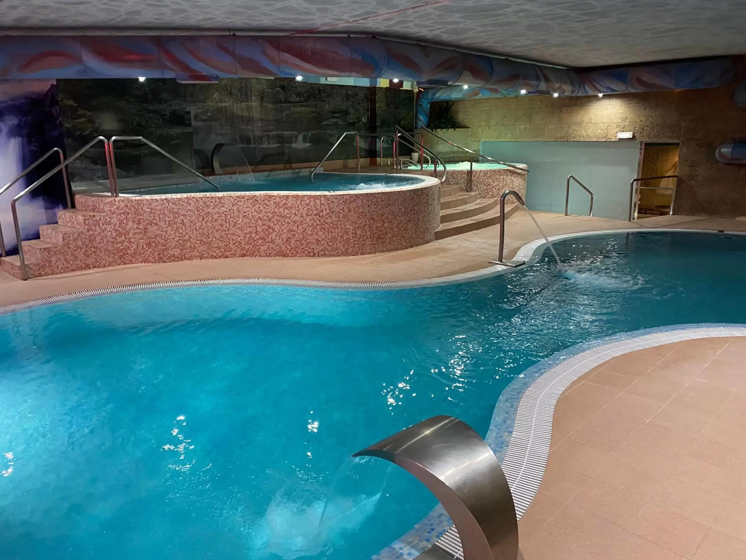 Hot Tub, Swimming Pool in Spa Hotel Ciudad de Teruel