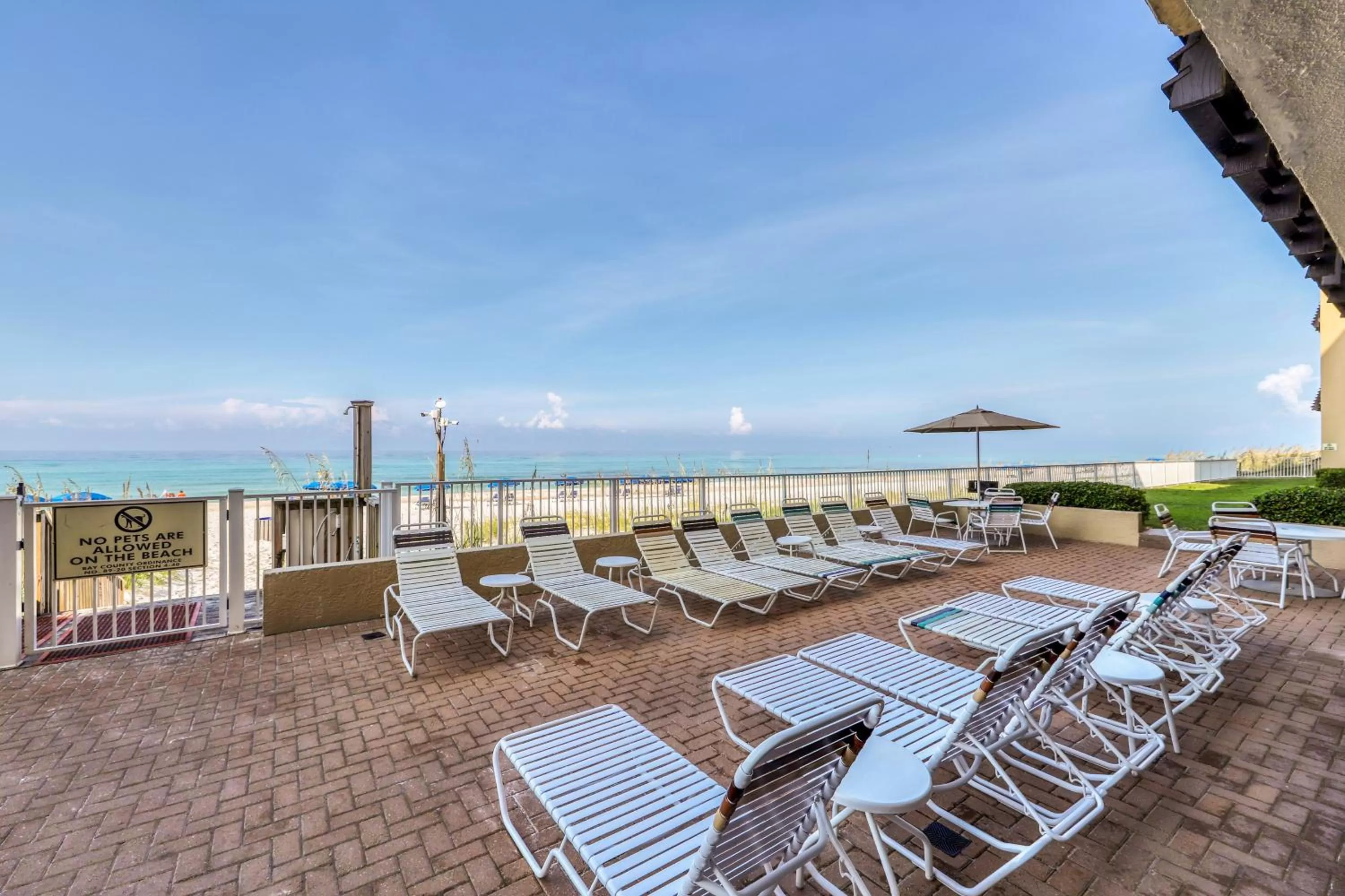 Beach in Gulf Gate 208