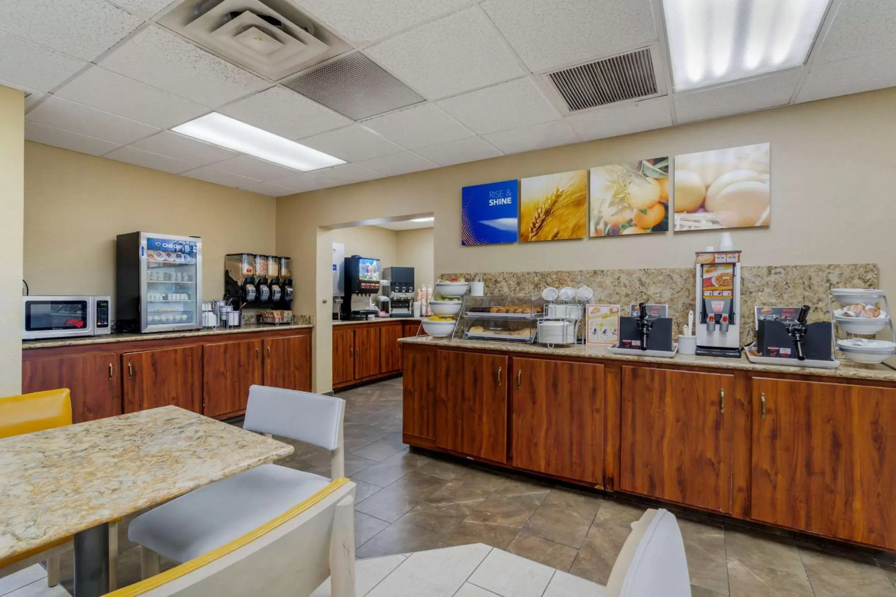 Breakfast, Restaurant/Places to Eat in Comfort Inn Bismarck