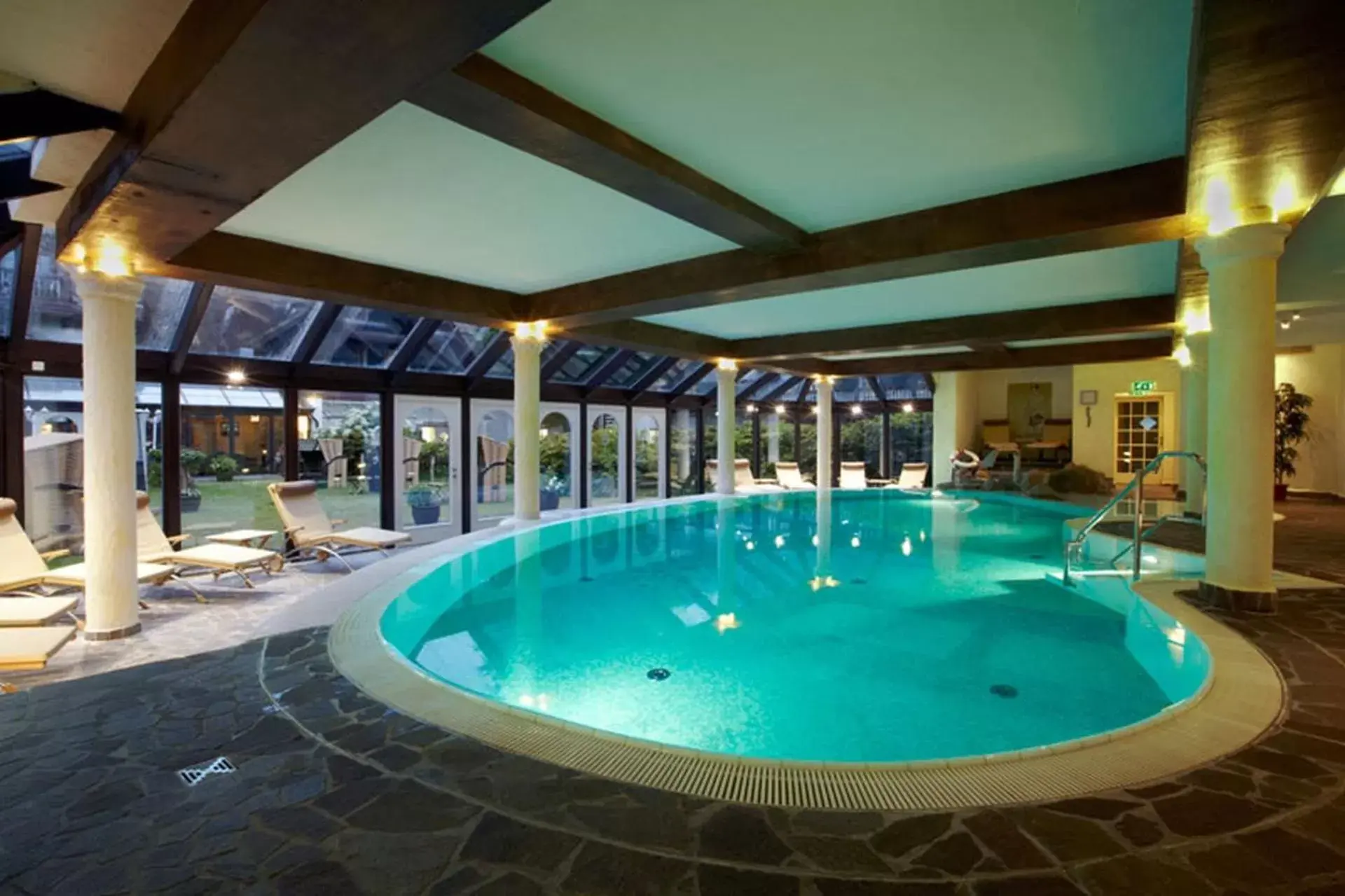 Swimming Pool in Hotel Forsthaus Damerow