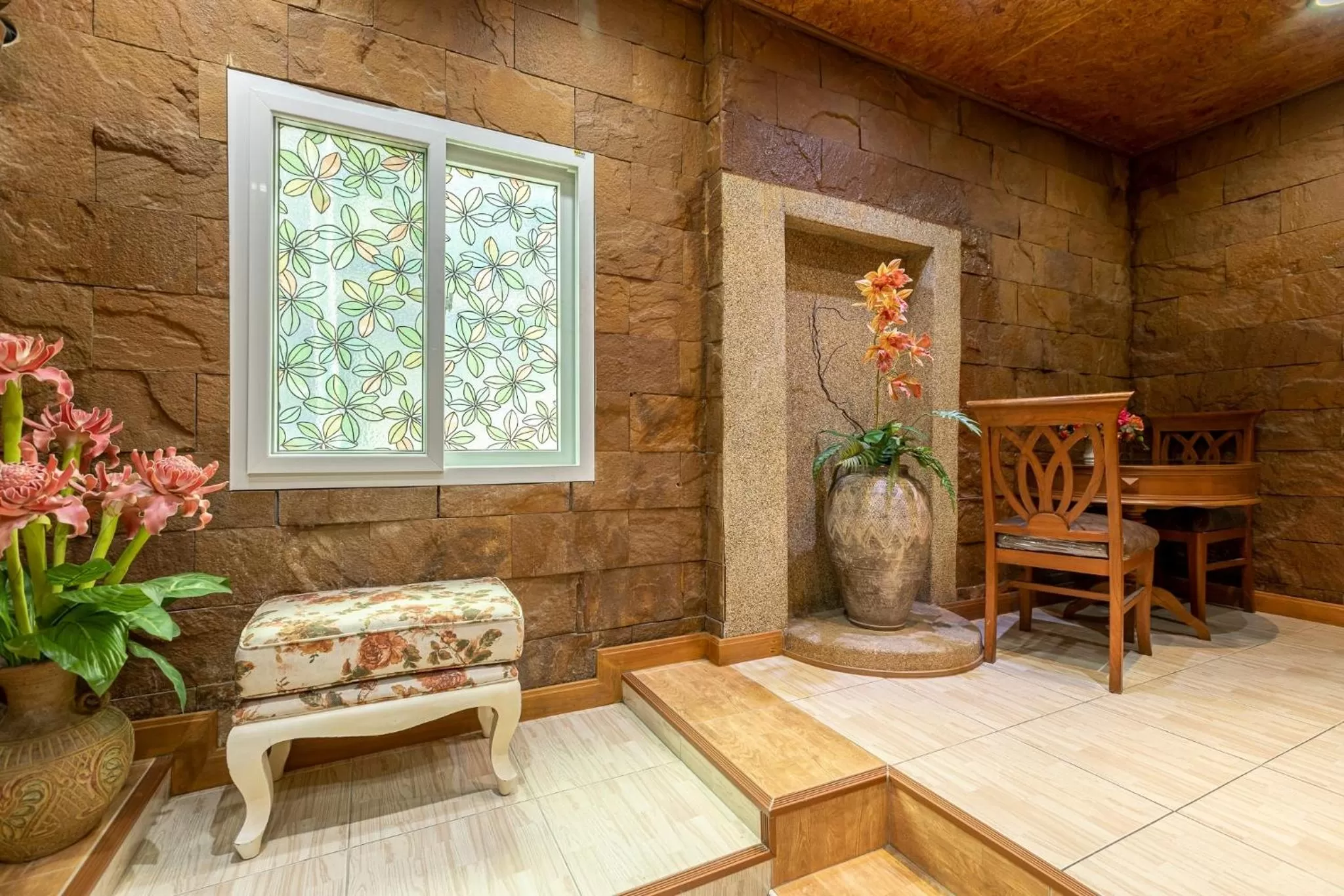 Living room in PJ Watergate Hotel