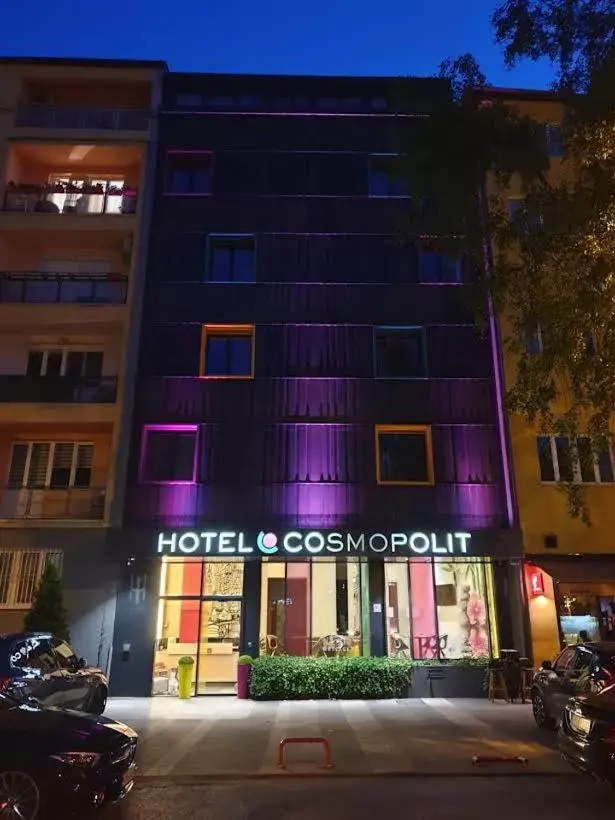 Property building in Hotel Cosmopolit