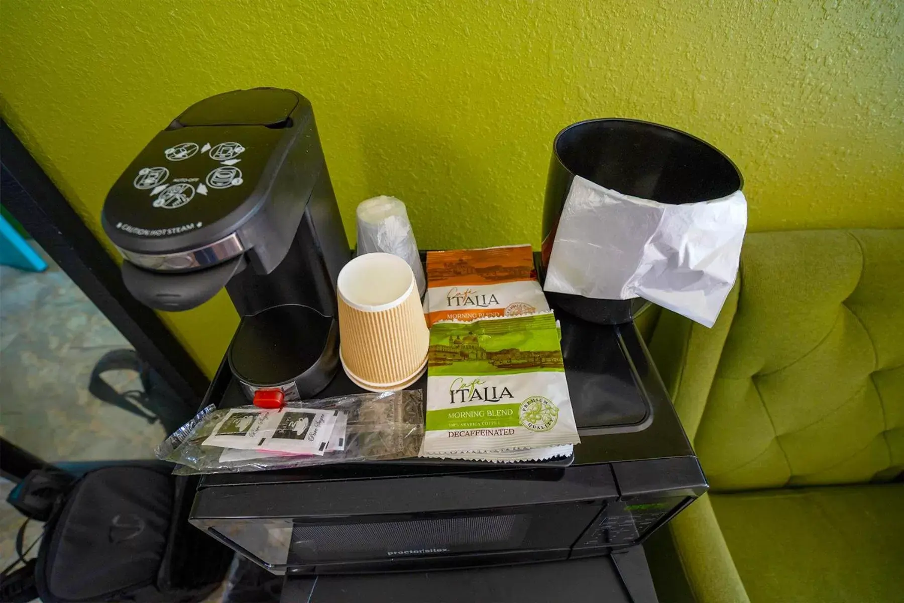 Coffee/tea facilities in Philly Inn & Suites