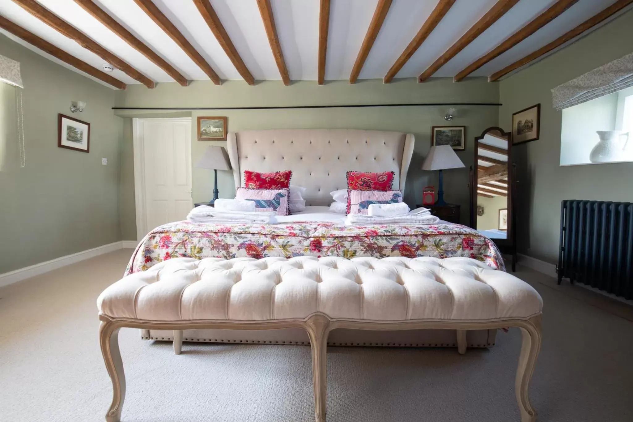 Bedroom, Bed in The George Inn