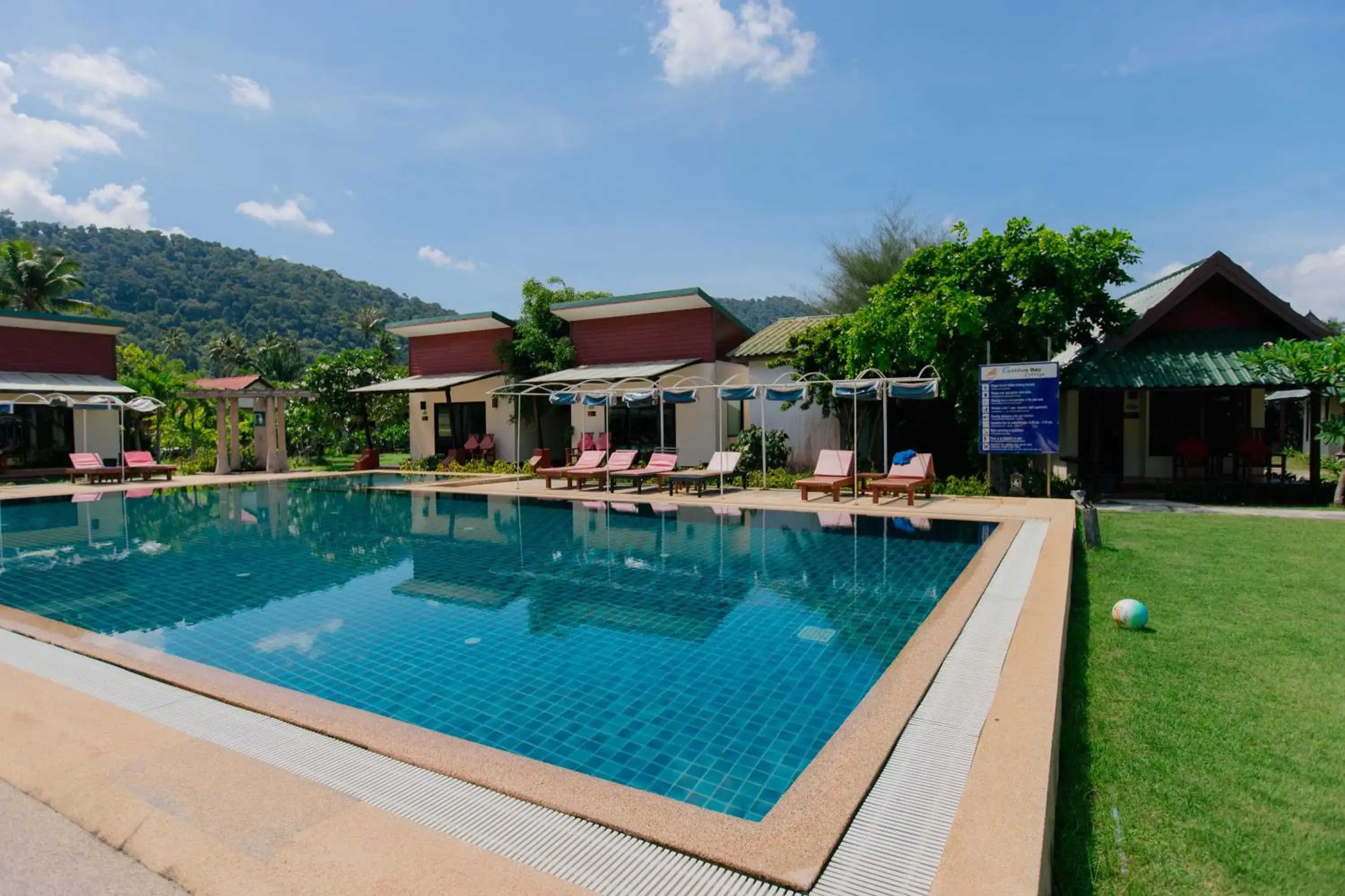 Swimming Pool in Golden Bay Cottage - SHA Extra Plus