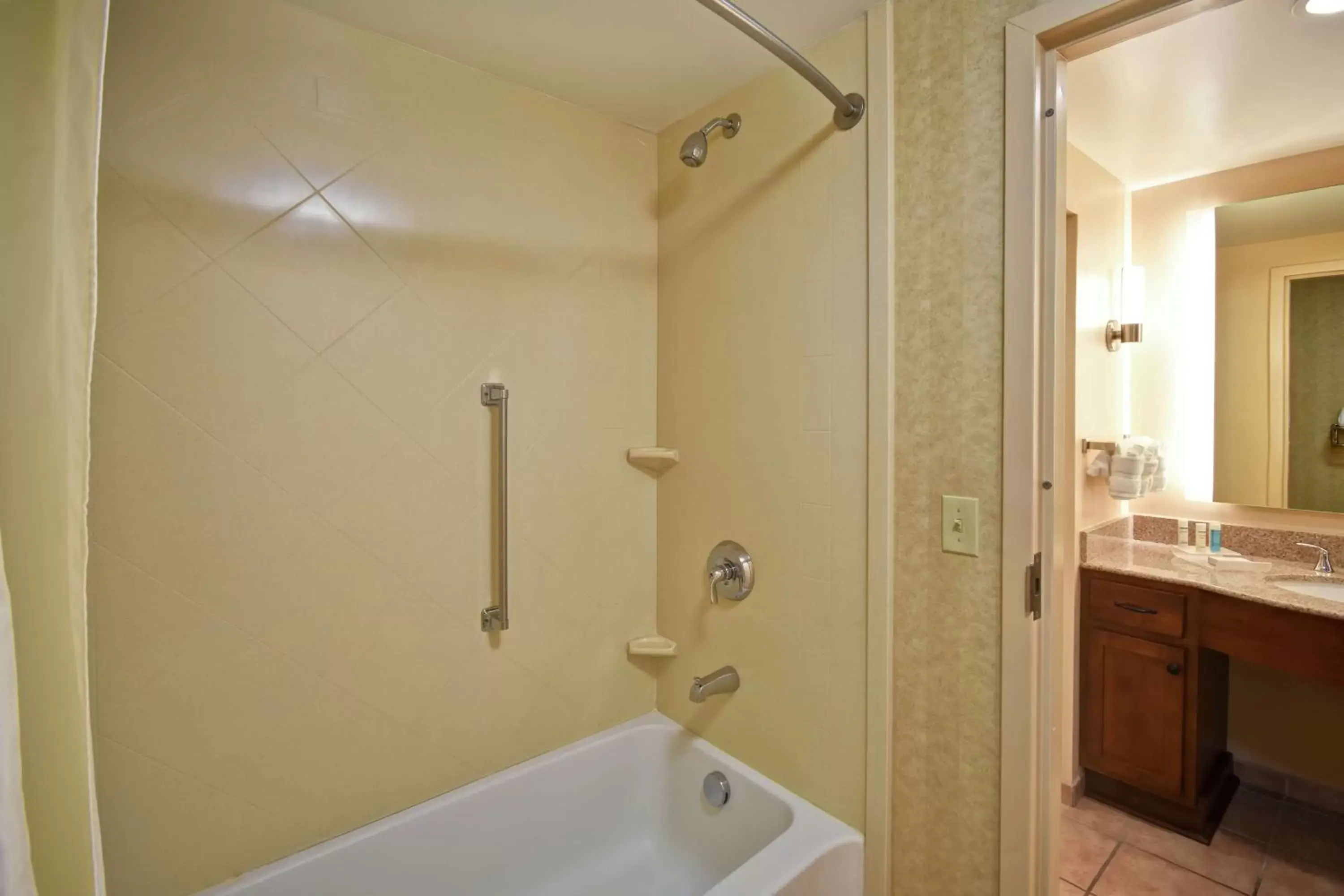 Bathroom in Homewood Suites by Hilton Lancaster