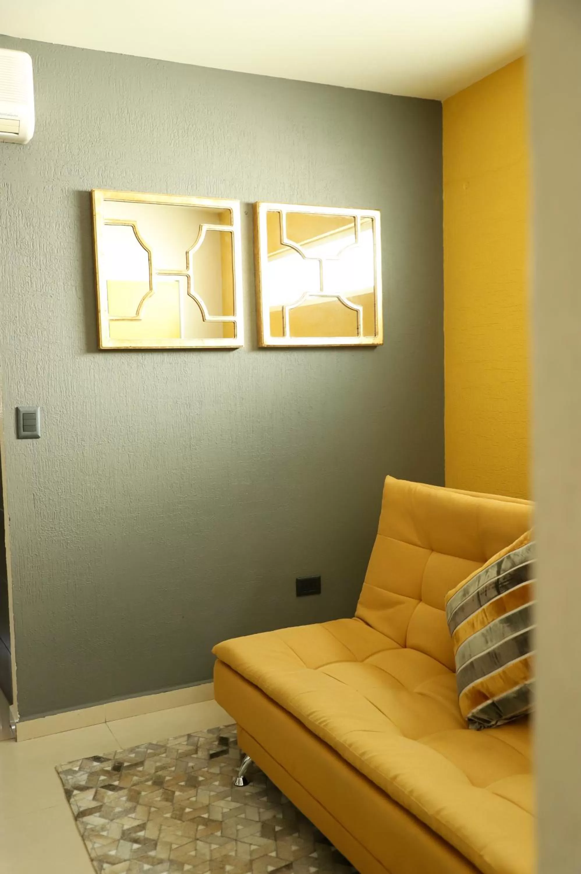 Seating Area in Homesuites Zaragoza