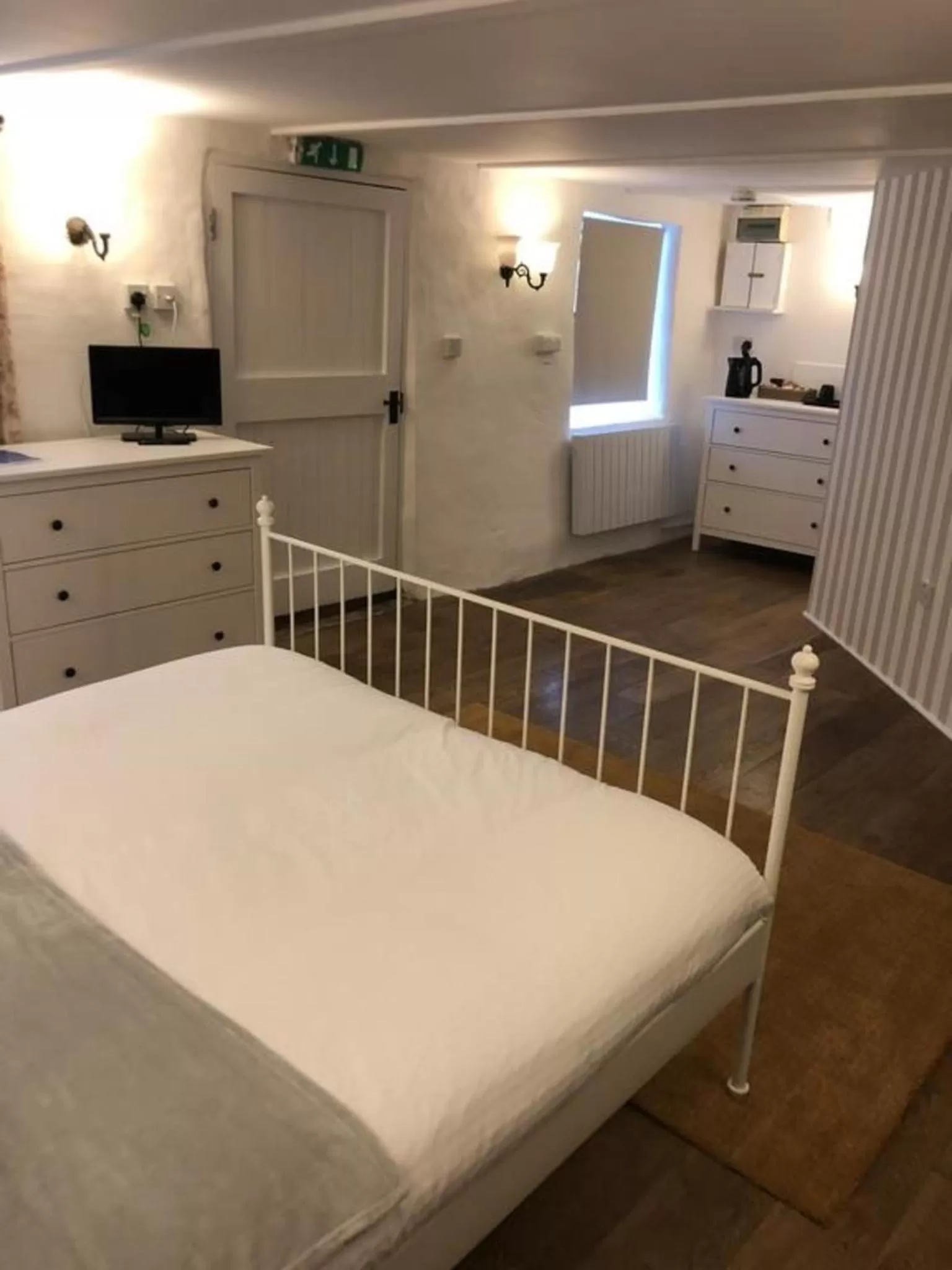 Bedroom in The Engine Inn