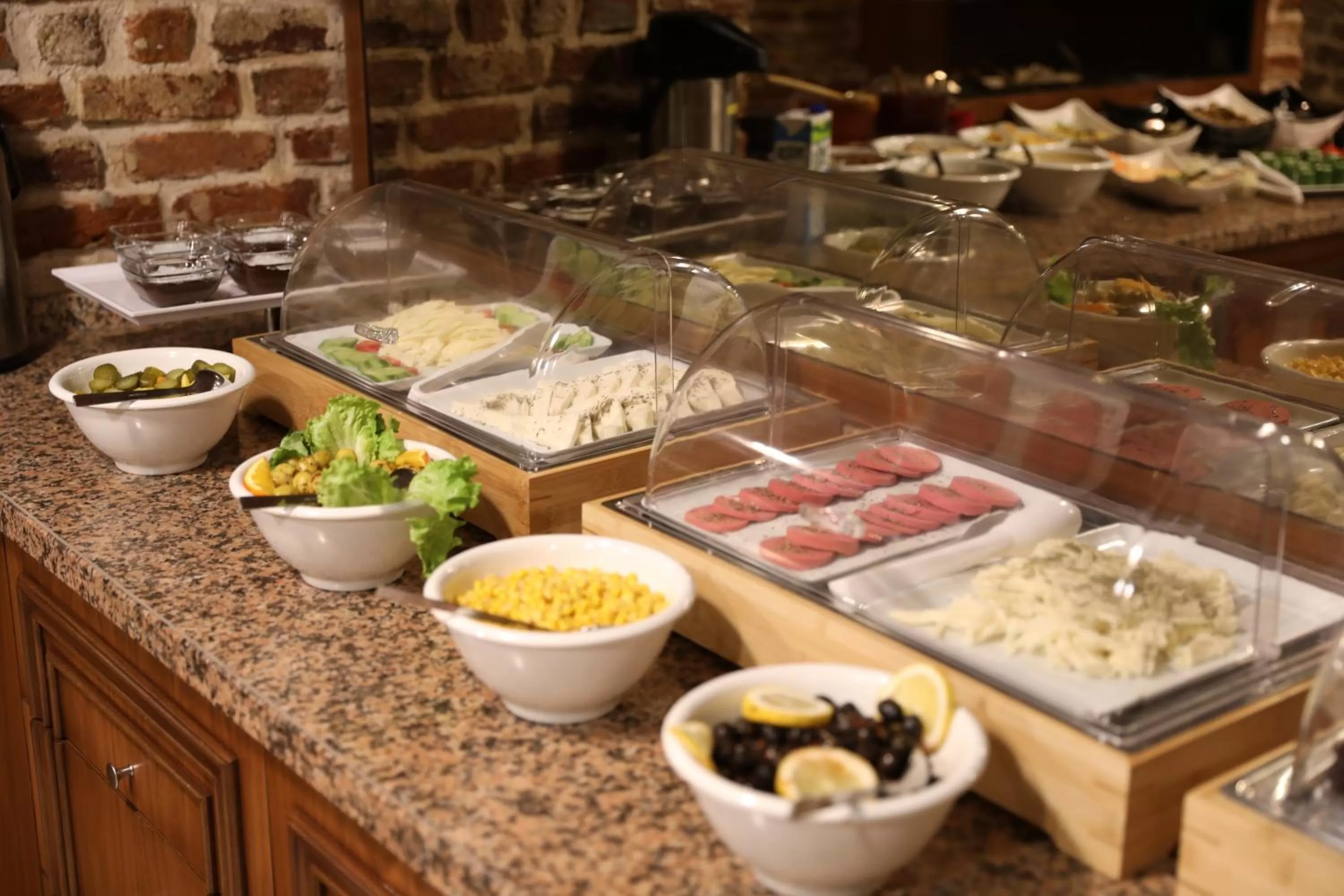 Restaurant/places to eat in Meserret Palace Hotel - Special Category