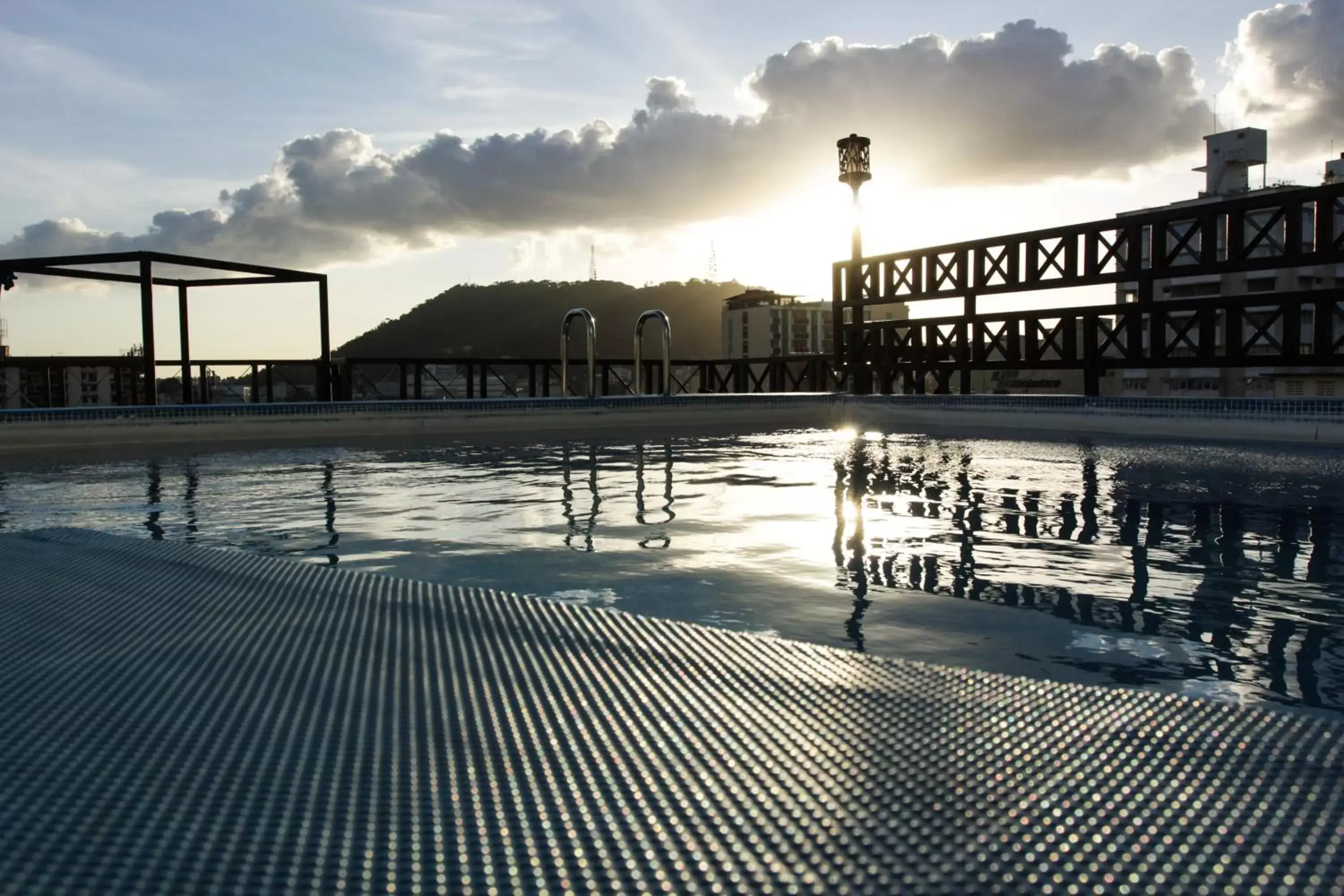 , Swimming Pool in Hotel Bahía Suites