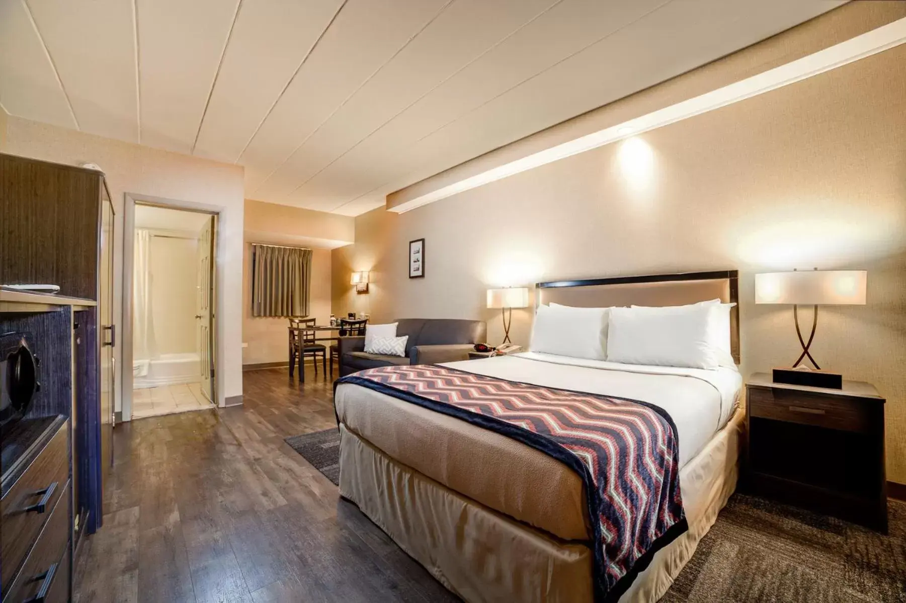 Bed in Carlton Inn Midway Bed in Carlton Inn Midway