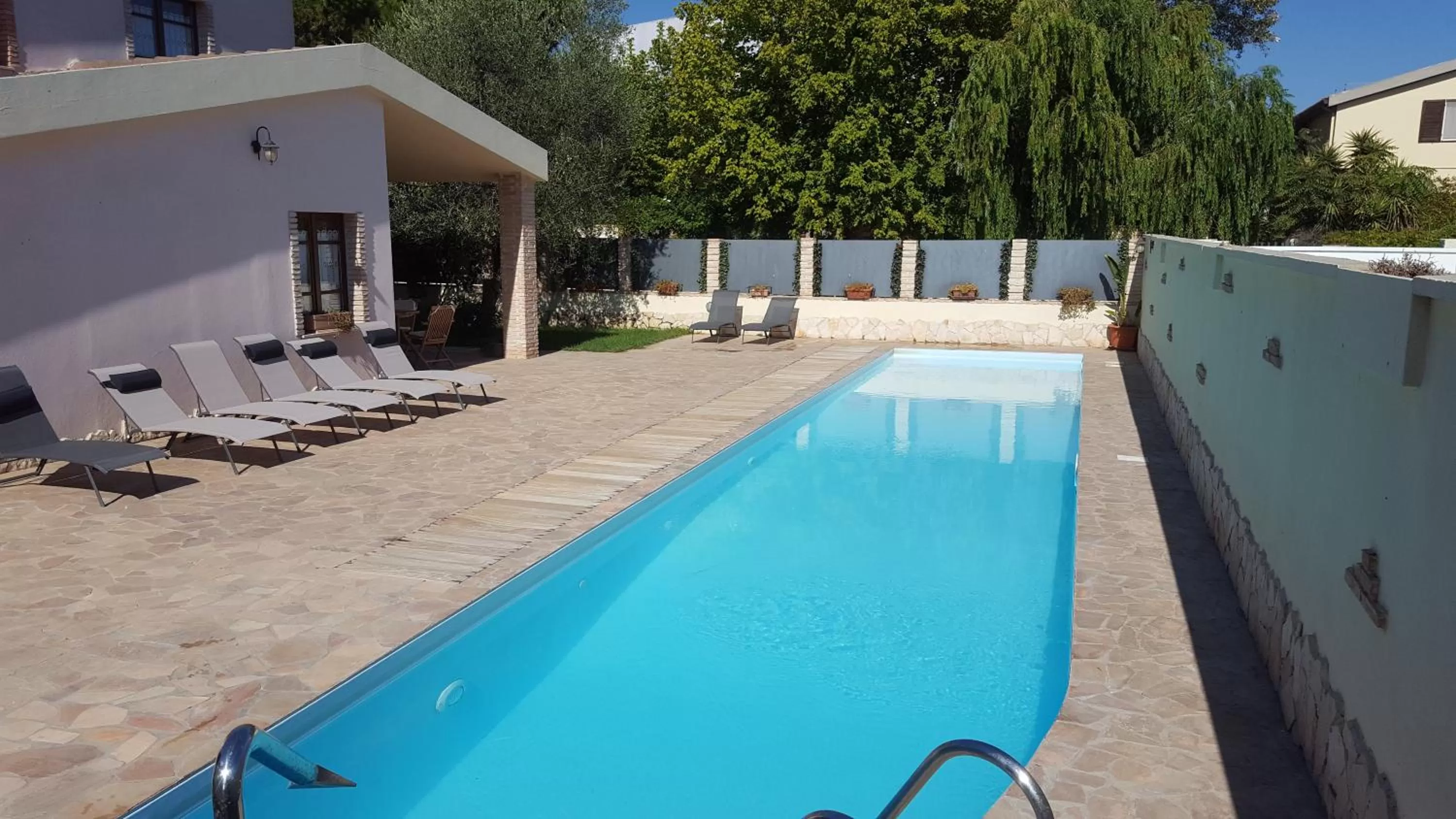 Swimming pool in Gentarrubia