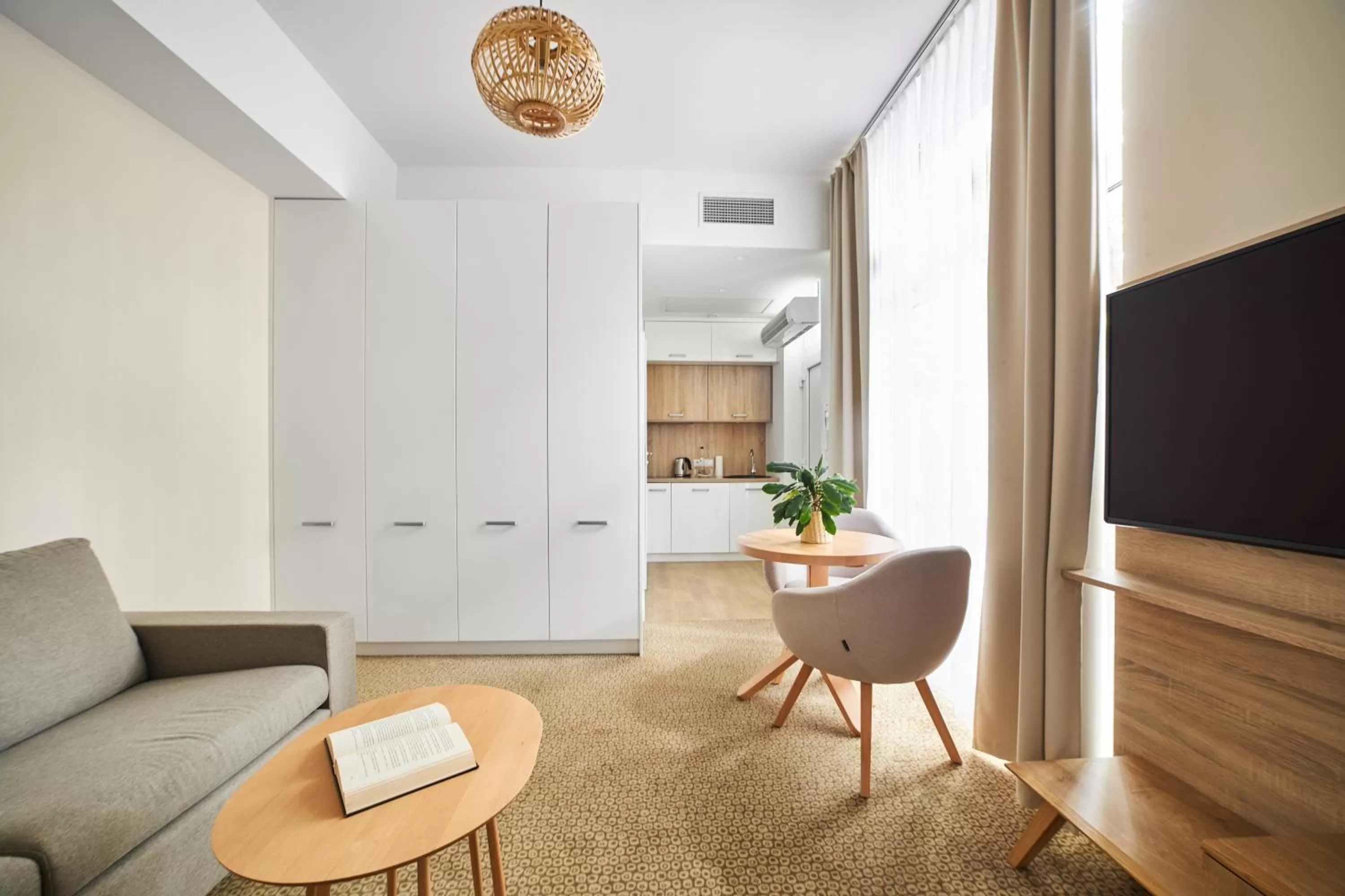 TV and multimedia in Molo Park Aparthotel