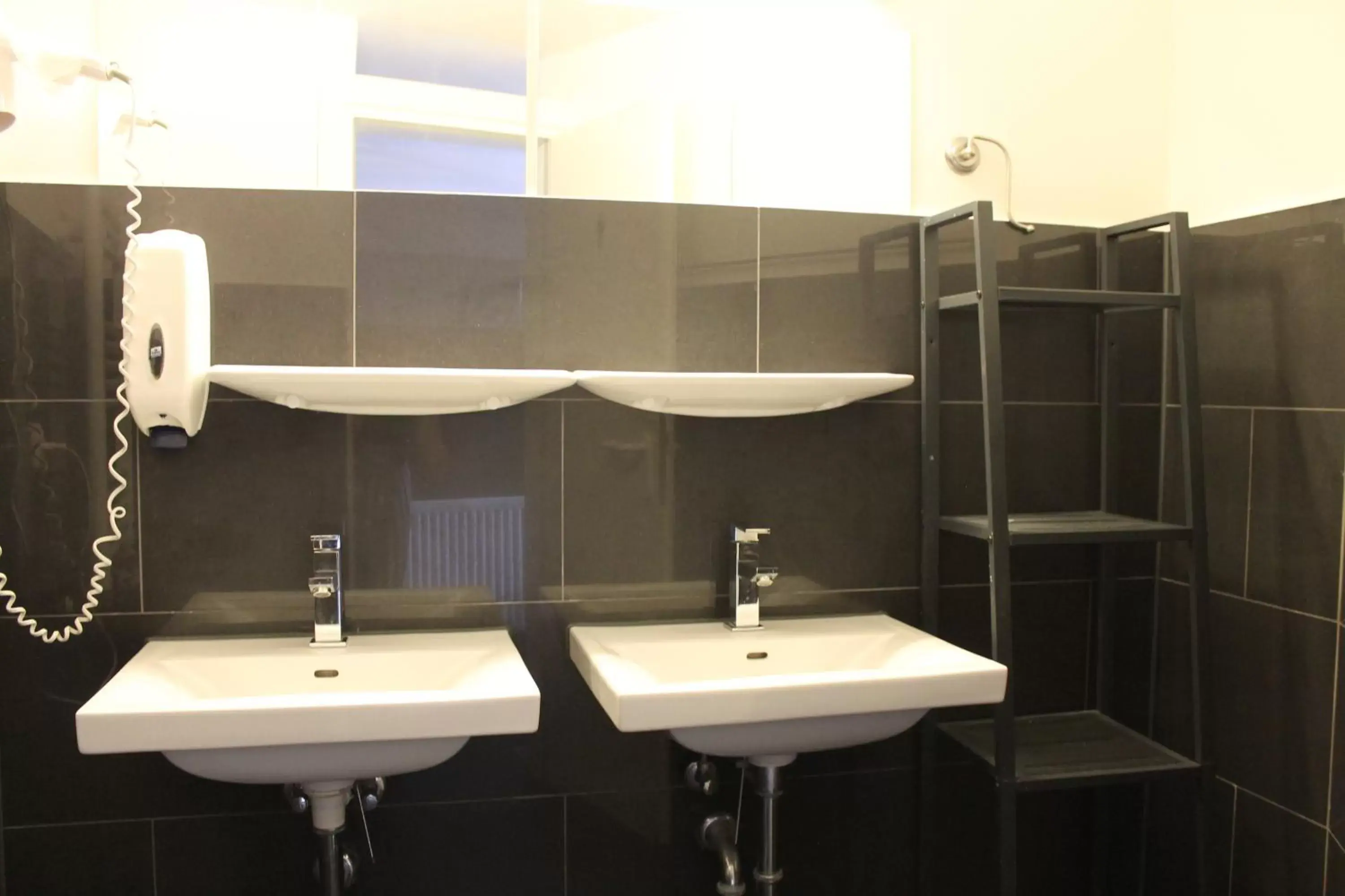 Quadruple Room with Shared Bathroom in Station - Hostel for Backpackers Quadruple Room with Shared Bathroom in Station - Hostel for Backpackers