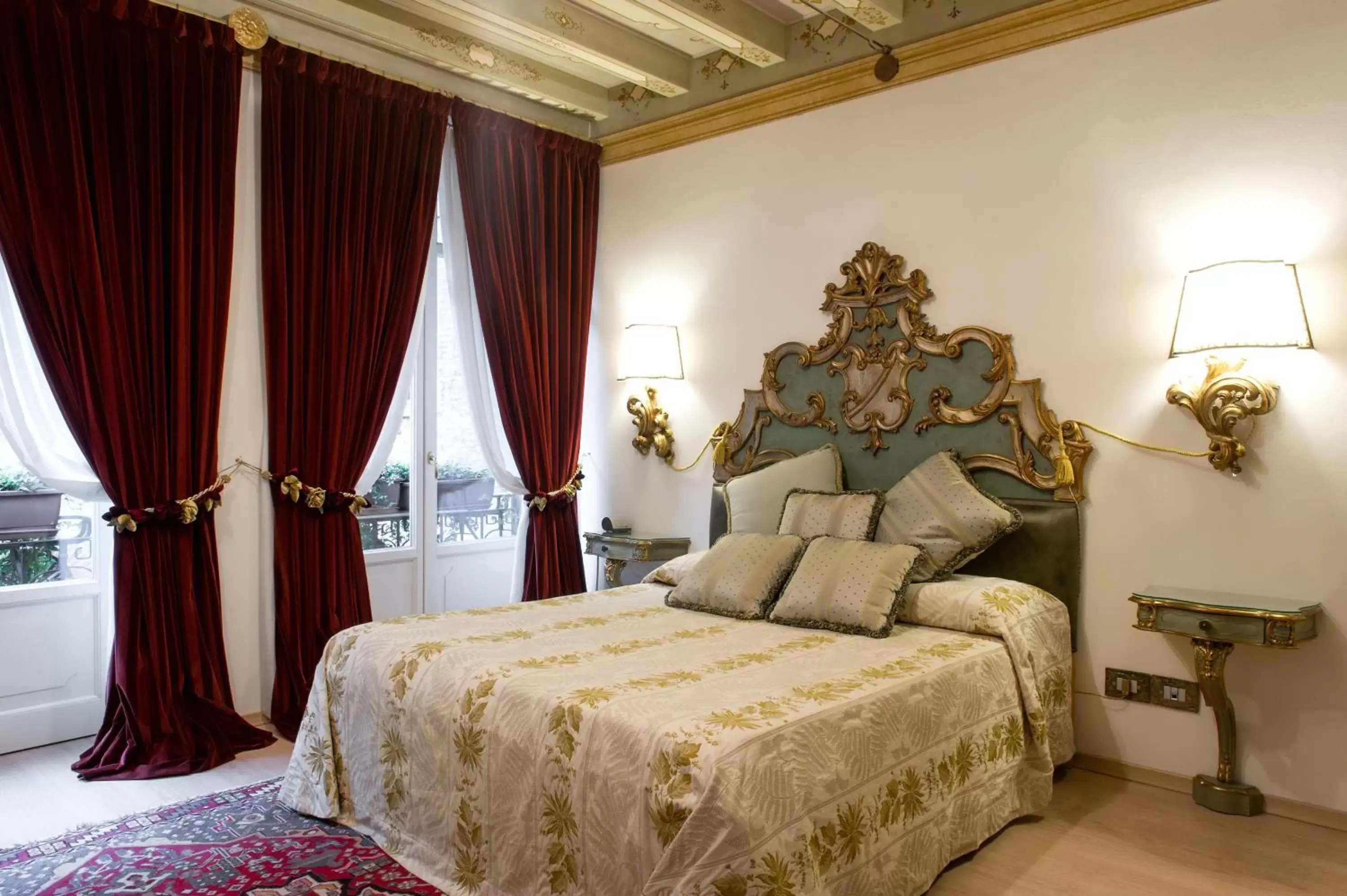 Decorative detail, Bed in La Corte Di Giulietta